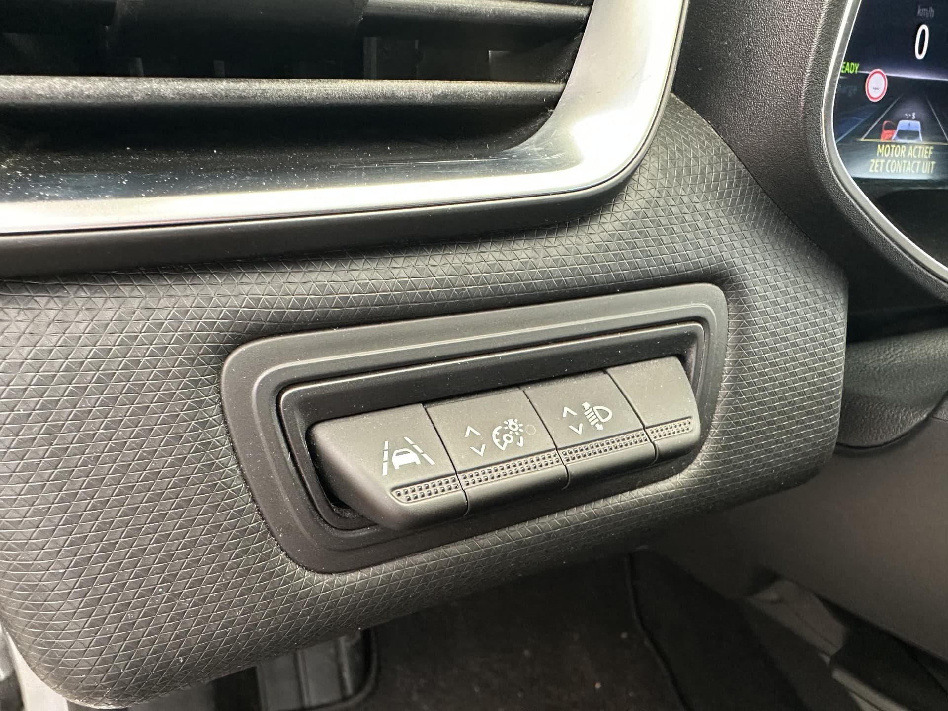 Renault Clio 1.6 E-Tech Hybrid 140 Business Zen thumbnail 24