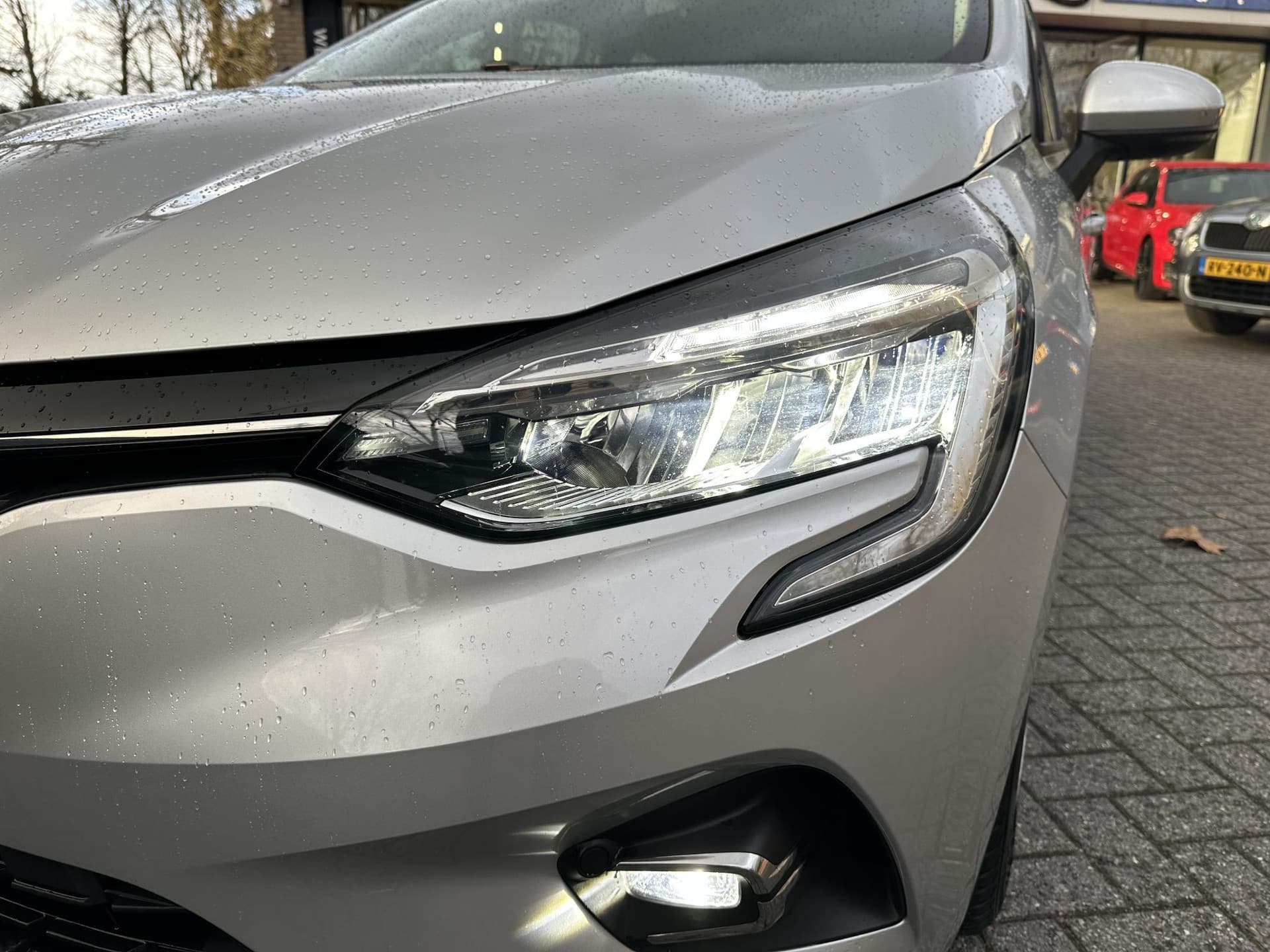 Renault Clio 1.6 E-Tech Hybrid 140 Business Zen thumbnail 8