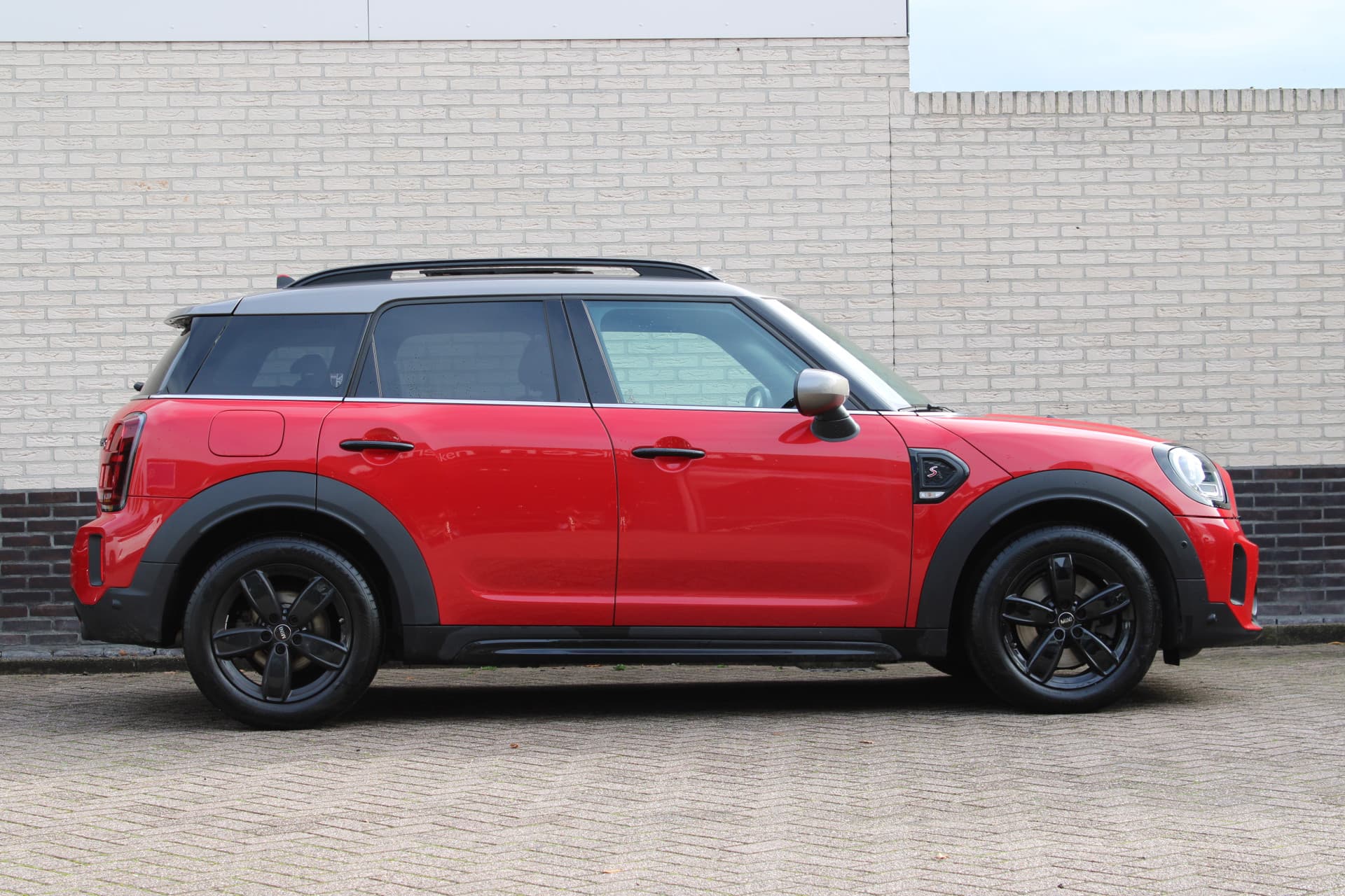 MINI Countryman 2.0 Cooper S Boardwalk Edition thumbnail 2