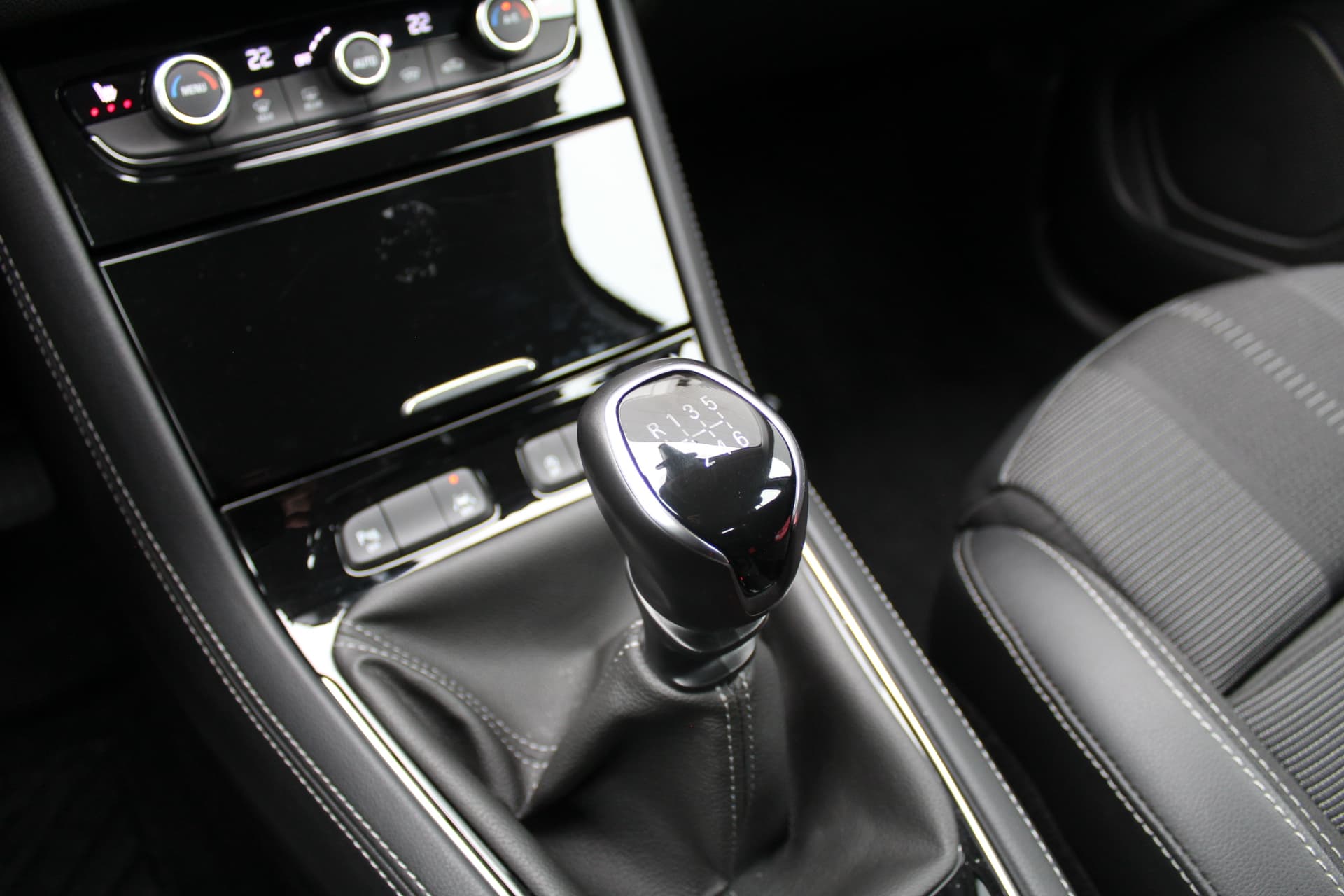 Opel Grandland 1.2T 130PK thumbnail 22