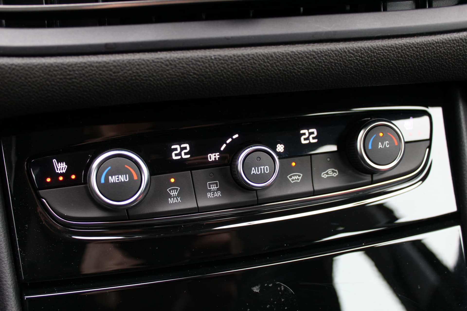 Opel Grandland 1.2T 130PK thumbnail 23