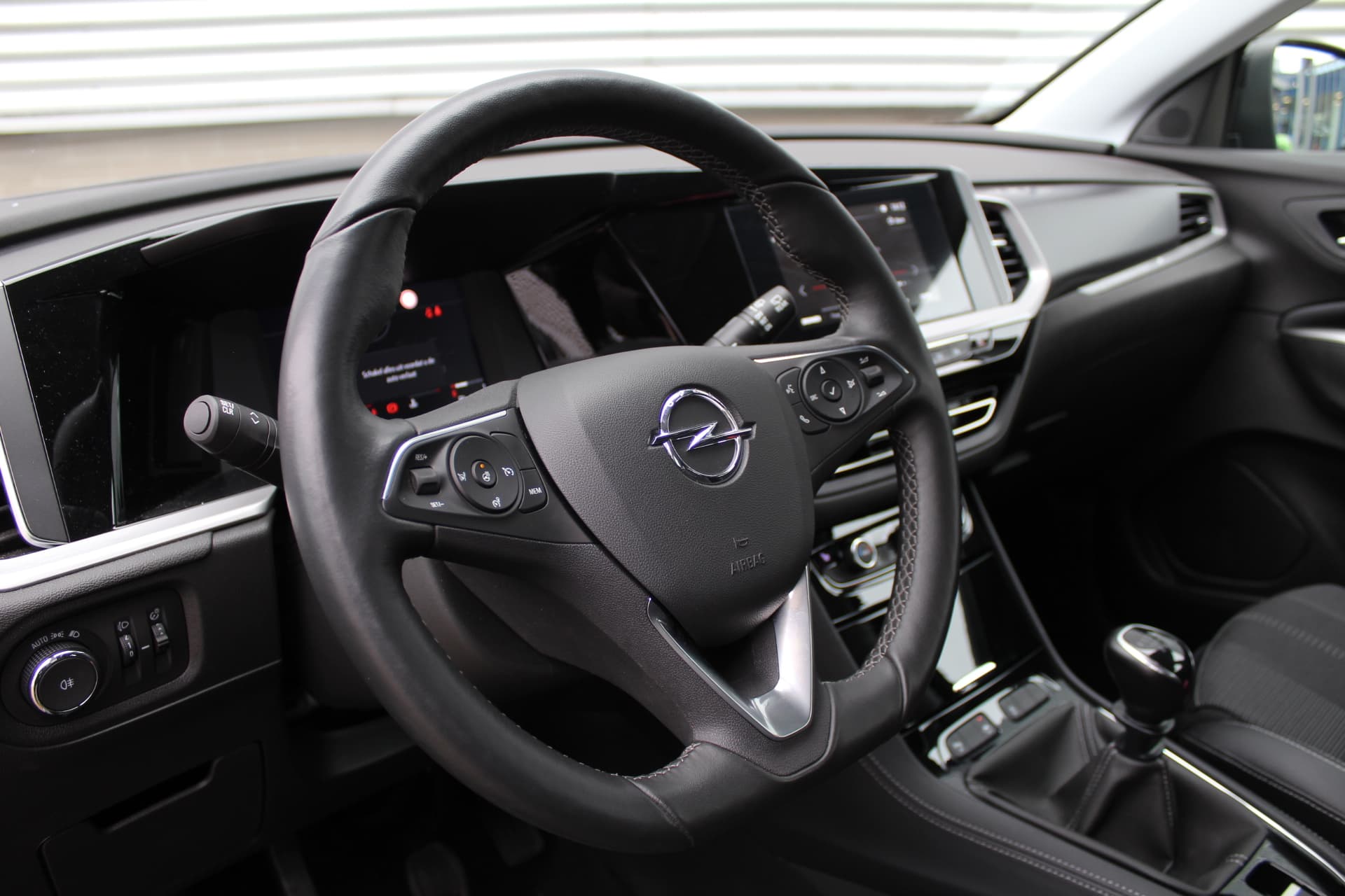 Opel Grandland 1.2T 130PK thumbnail 4