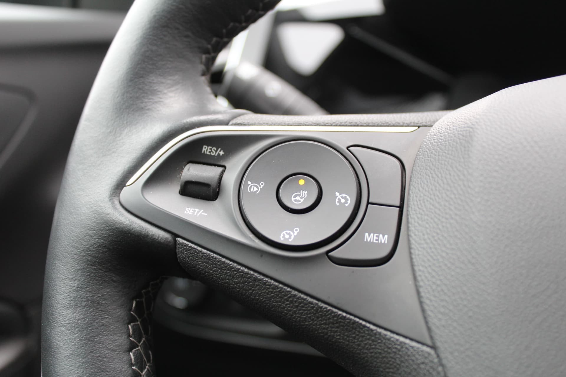 Opel Grandland 1.2T 130PK thumbnail 9