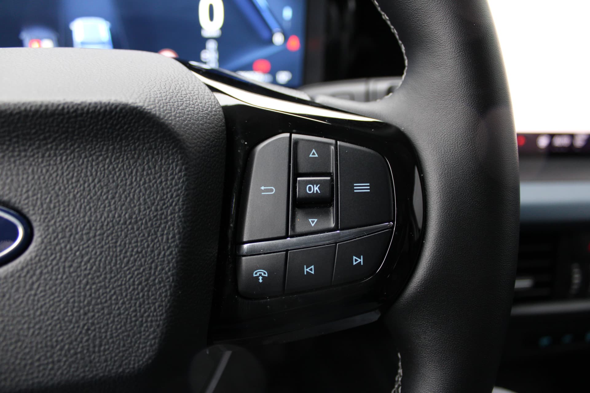 Ford Tourneo Courier Active BEV 43kWh 5P thumbnail 11