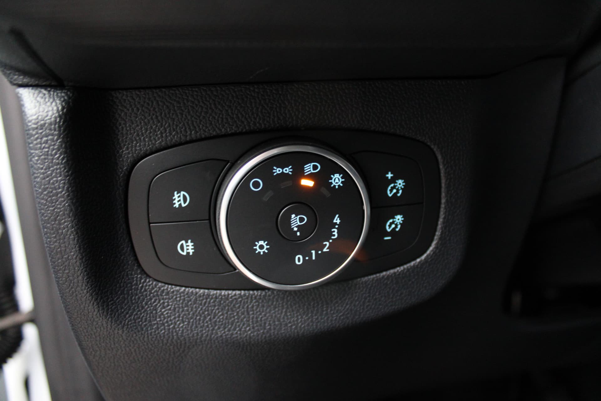 Ford Tourneo Courier Active BEV 43kWh 5P thumbnail 16