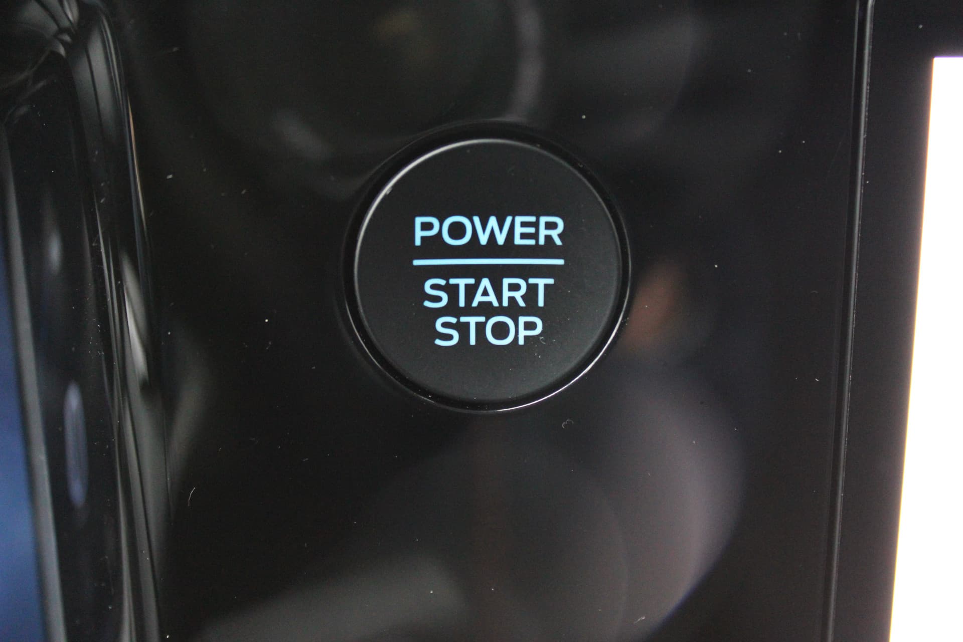 Ford Tourneo Courier Active BEV 43kWh 5P thumbnail 18