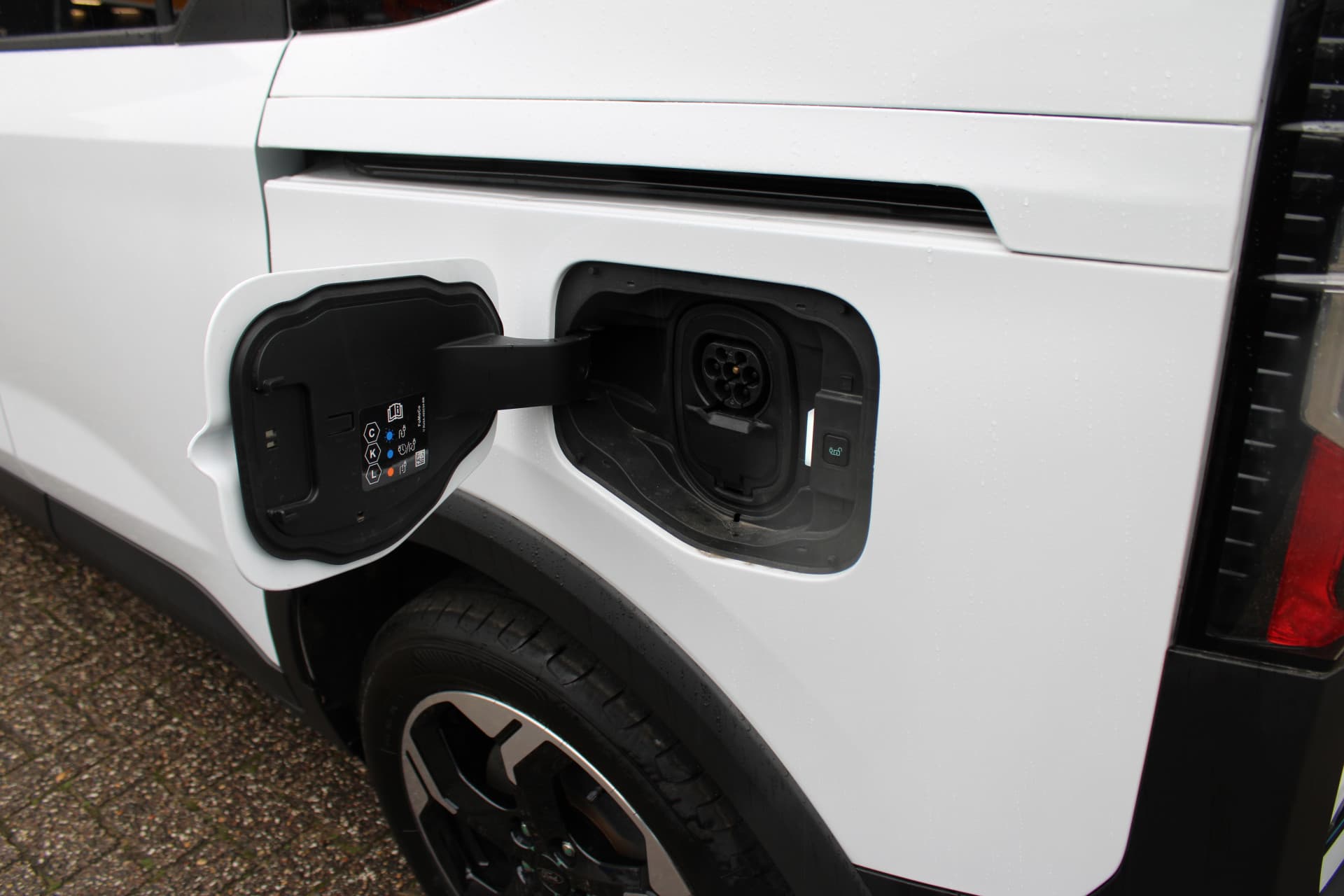Ford Tourneo Courier Active BEV 43kWh 5P thumbnail 29