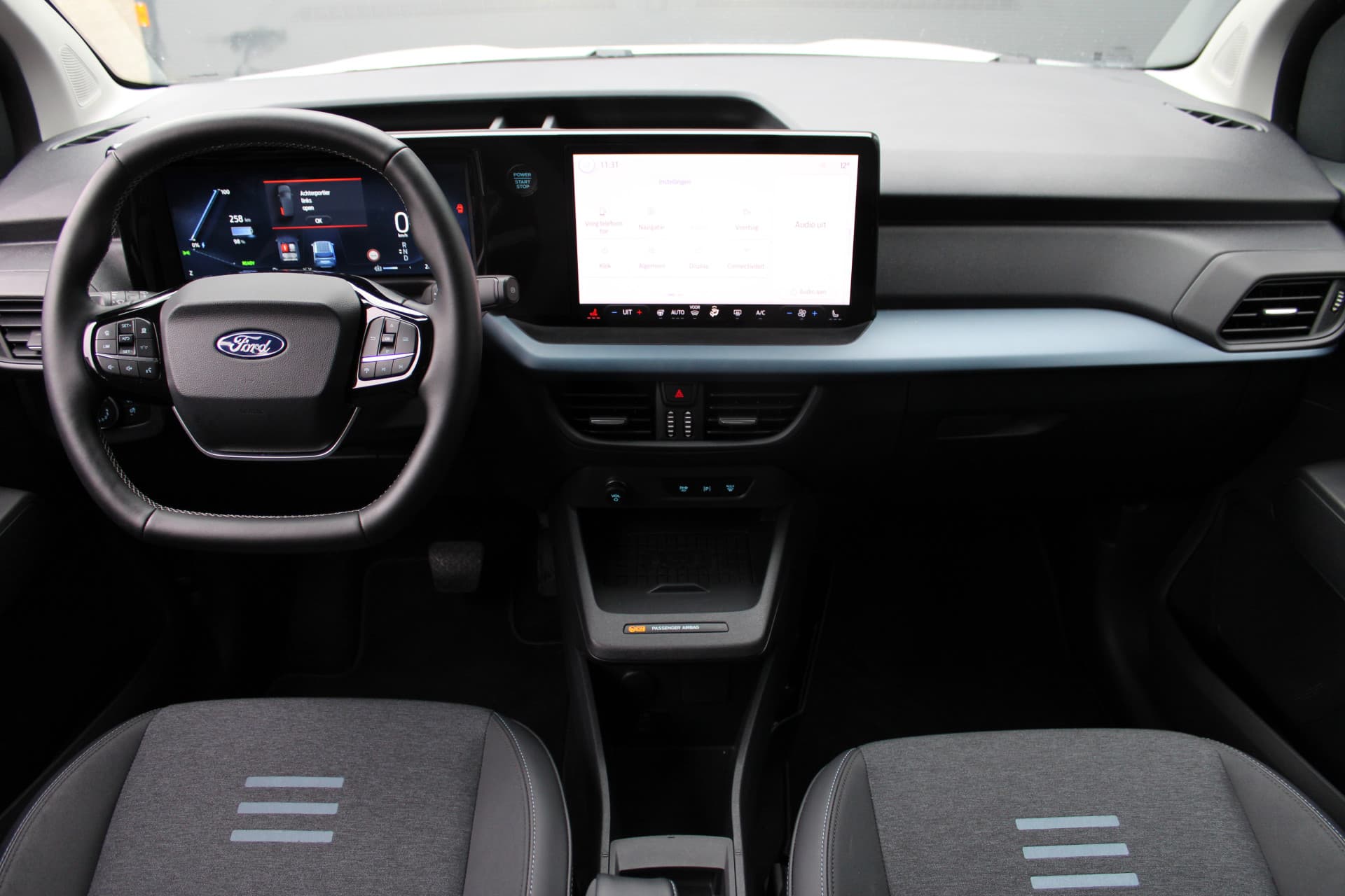 Ford Tourneo Courier Active BEV 43kWh 5P thumbnail 4