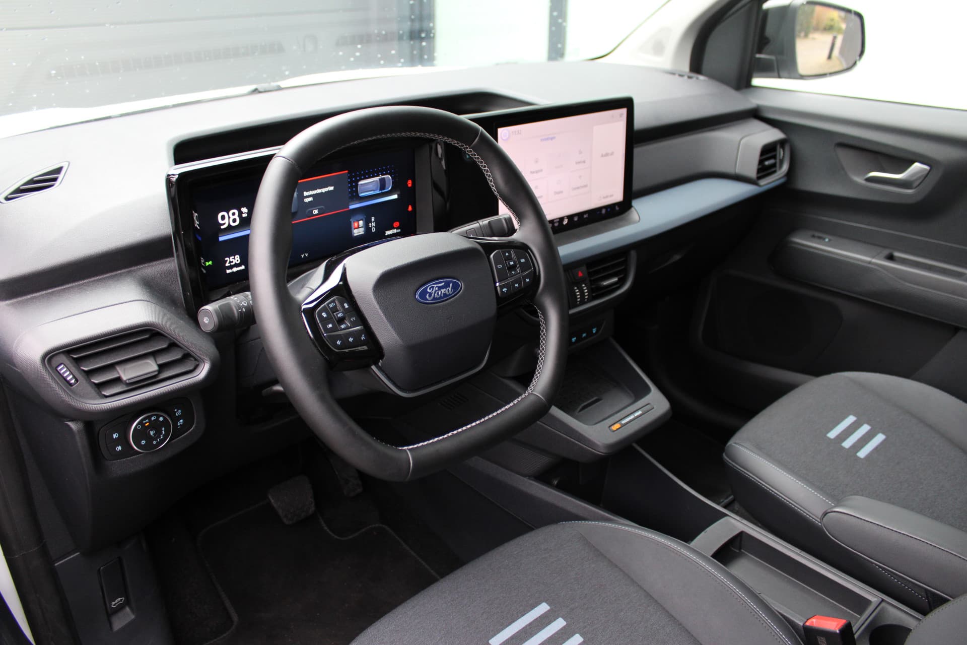 Ford Tourneo Courier Active BEV 43kWh 5P thumbnail 5