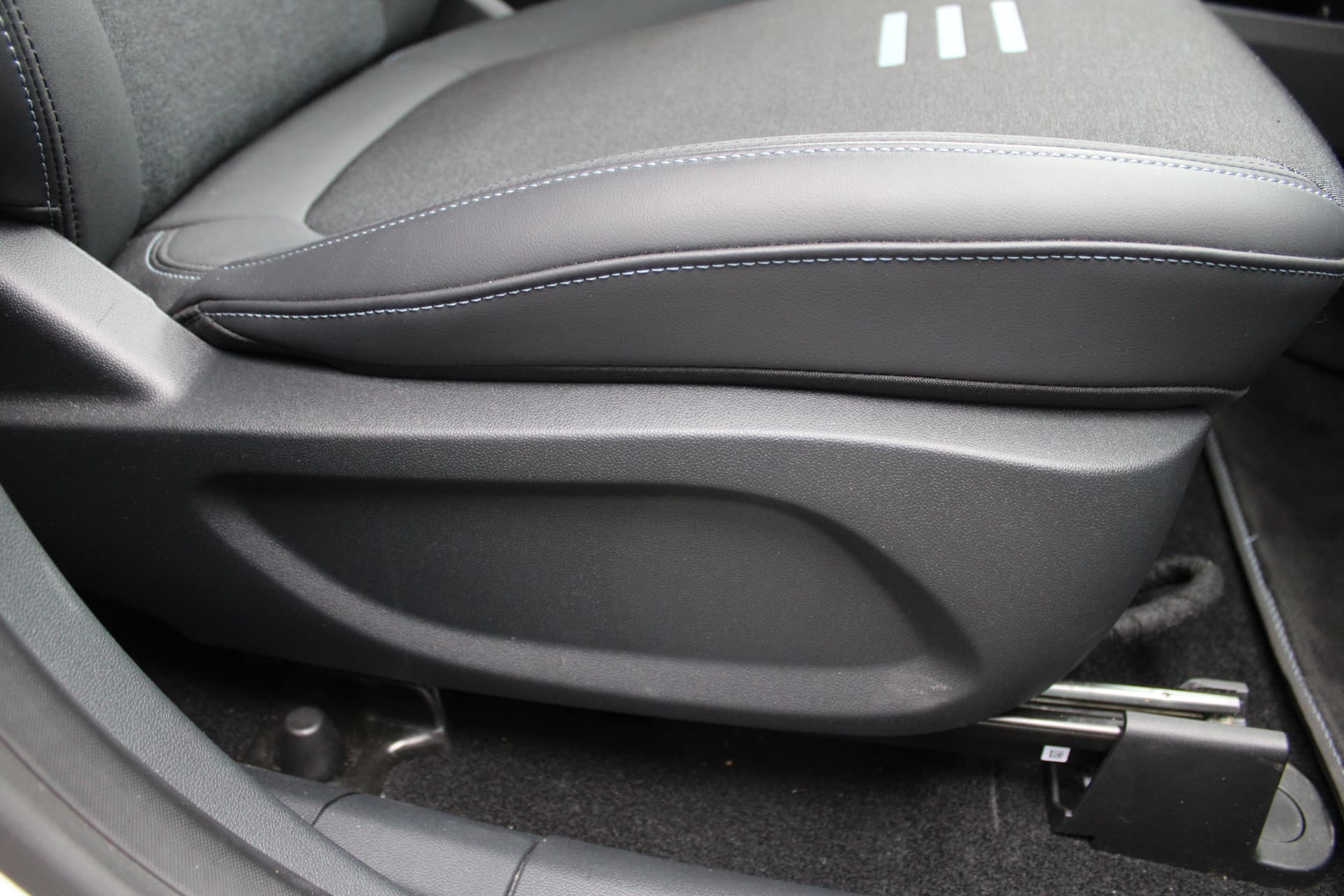 Ford Tourneo Courier Active BEV 43kWh 5P thumbnail 43