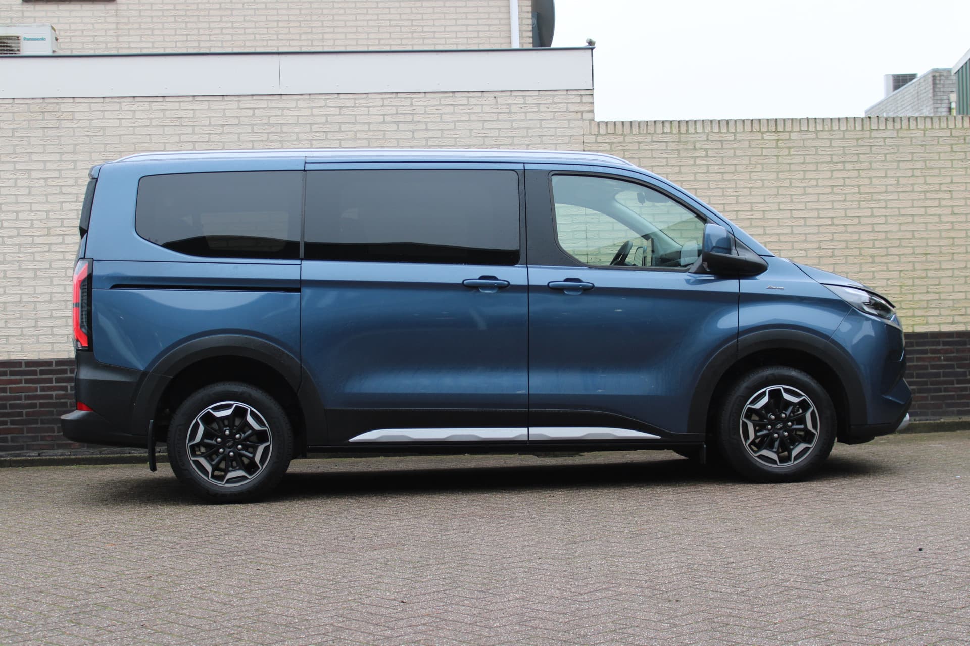 Ford Tourneo Custom PHEV L1H1 Active X thumbnail 2