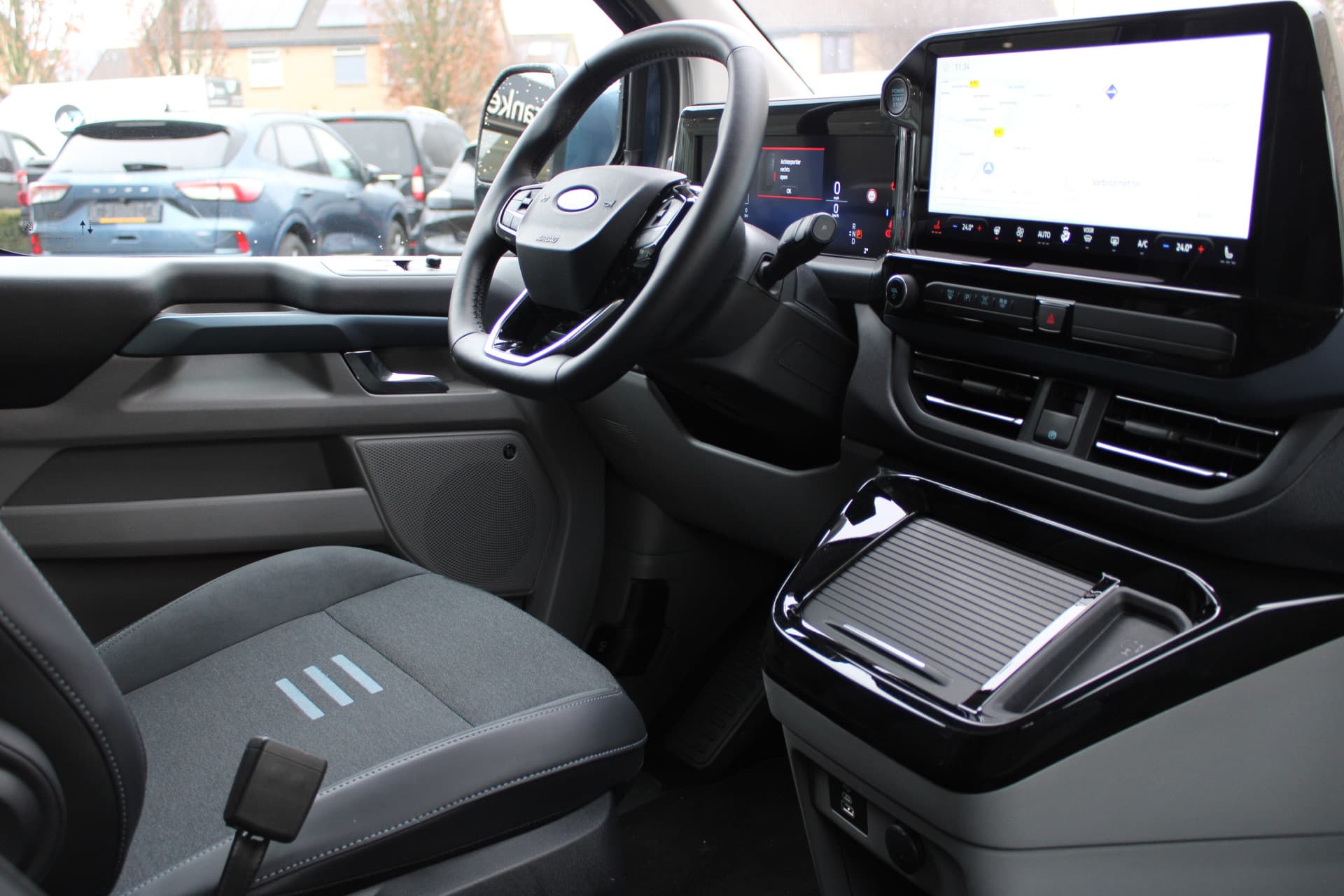 Ford Tourneo Custom PHEV L1H1 Active X thumbnail 6