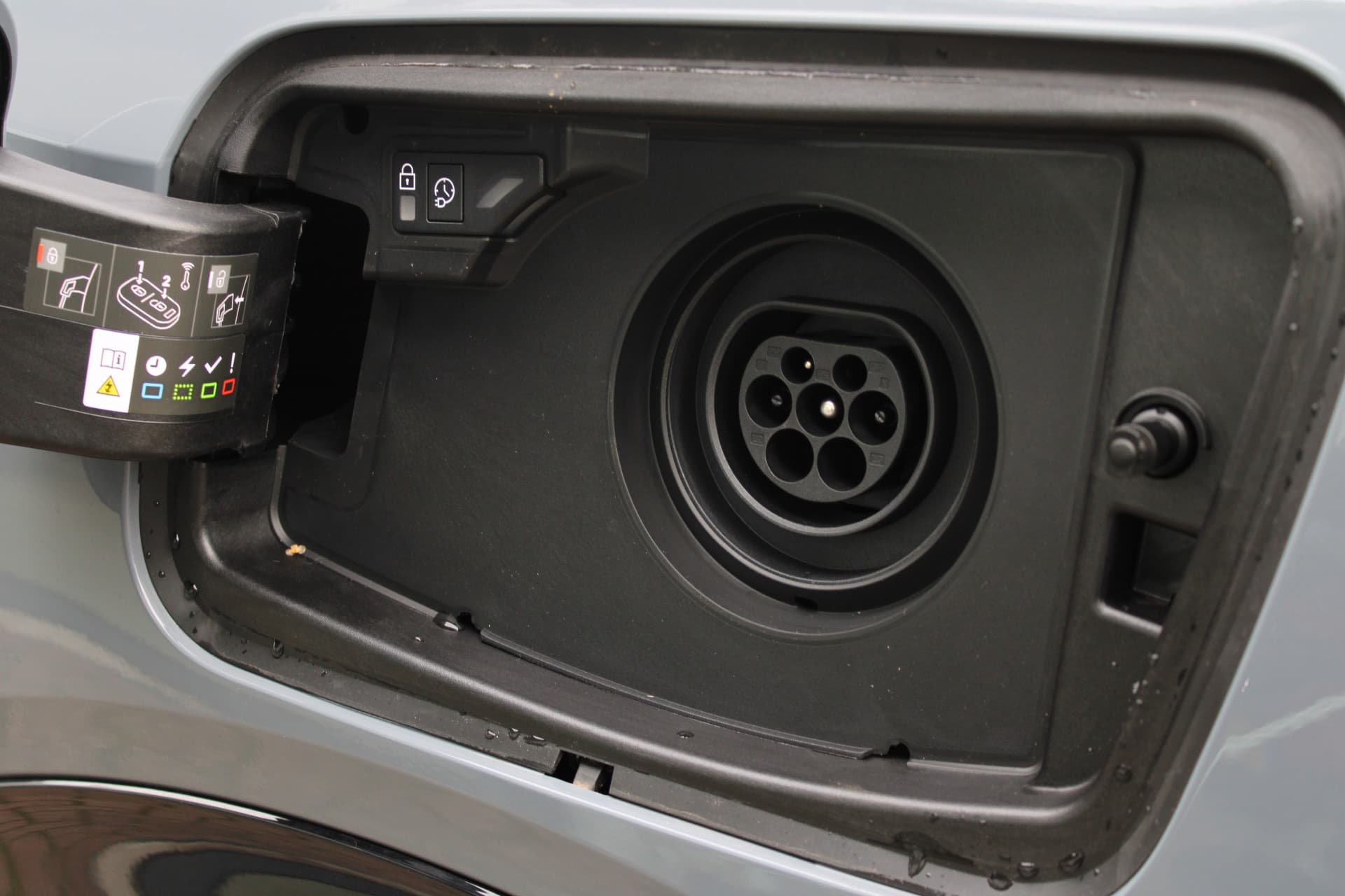 Opel Grandland 1.6 Turbo Plug-in-Hybrid Ultimate thumbnail 28