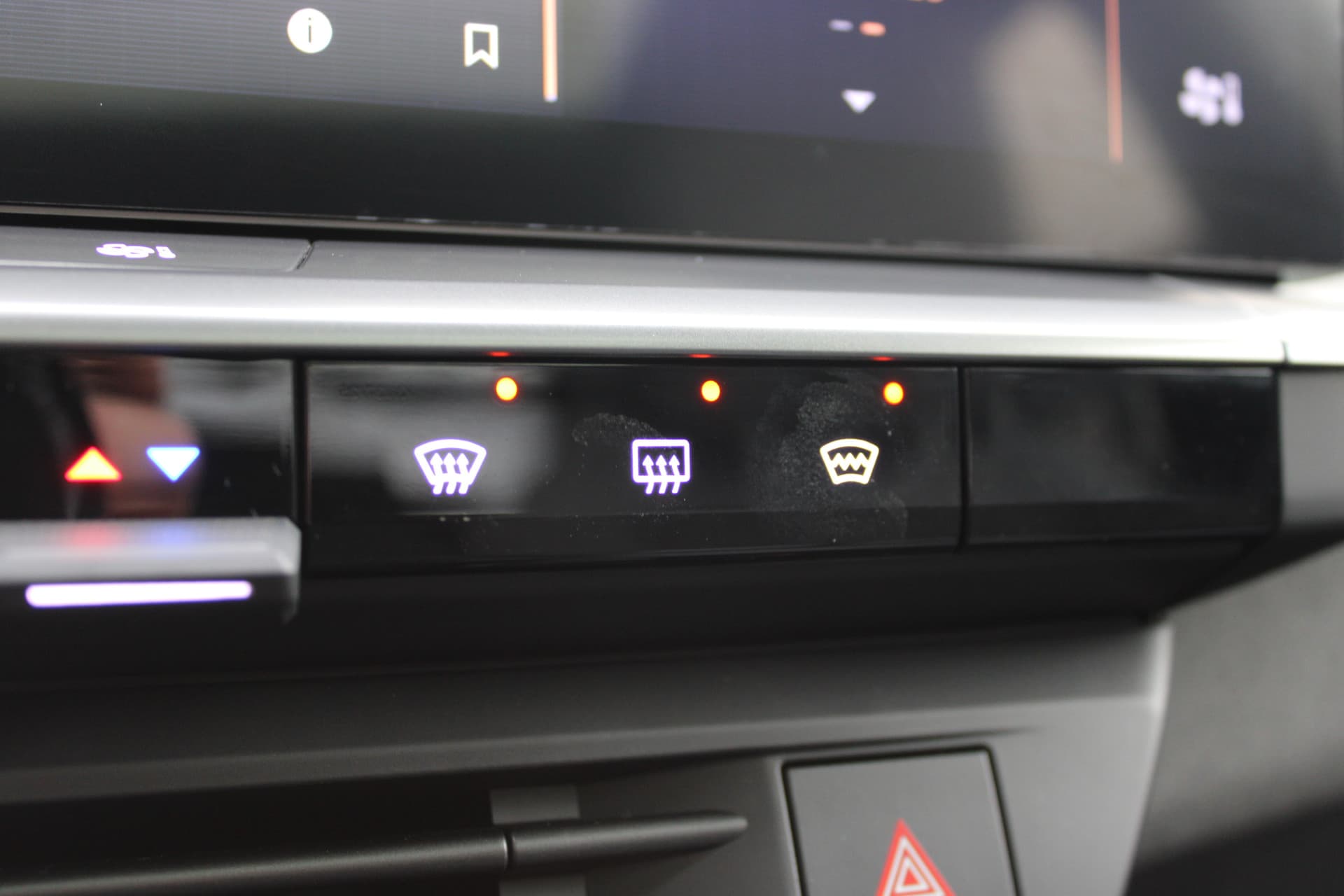 Opel Grandland 1.6 Turbo Plug-in-Hybrid Ultimate thumbnail 41