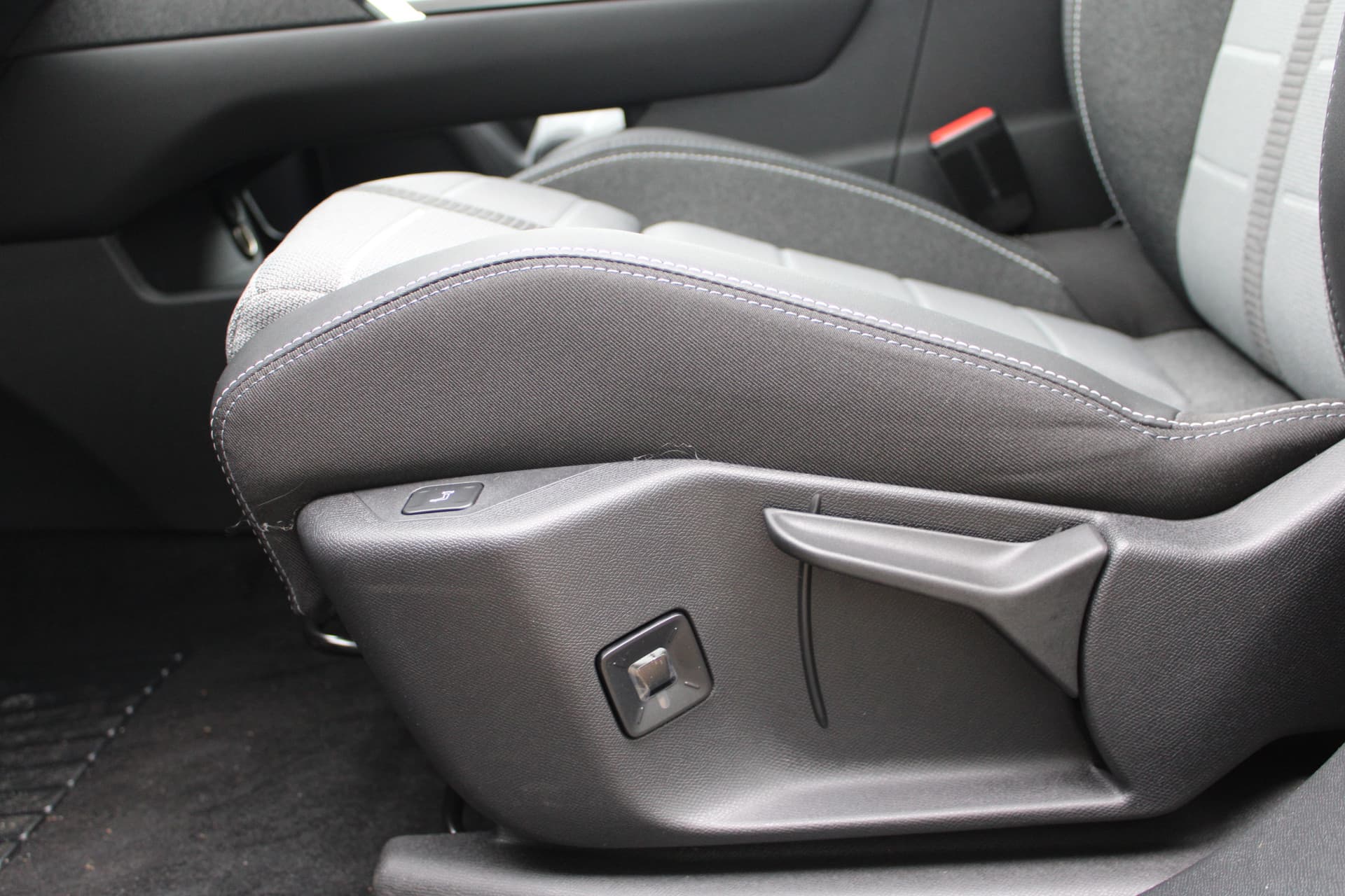 Opel Grandland 1.6 Turbo Plug-in-Hybrid Ultimate thumbnail 14