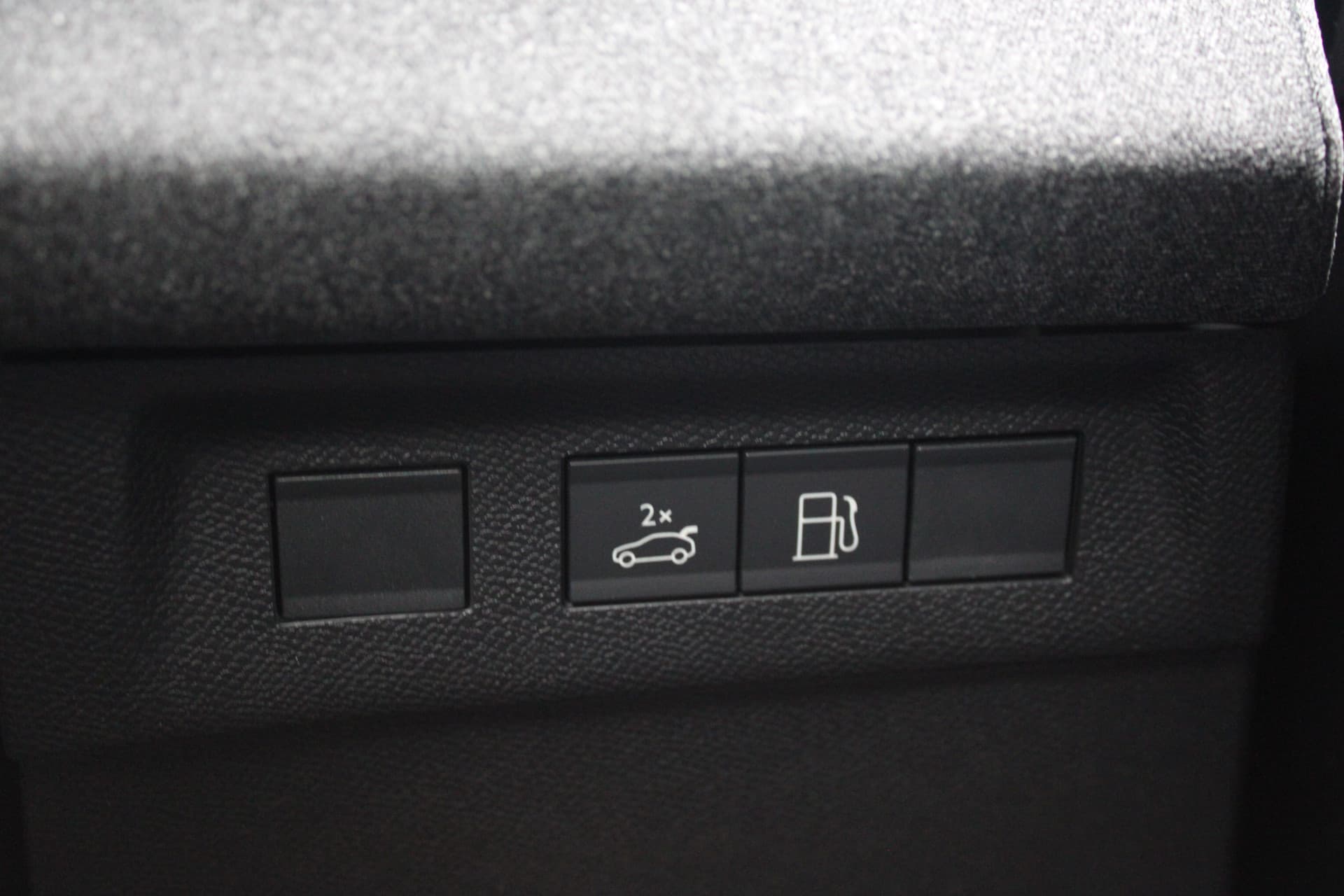 Opel Grandland 1.6 Turbo Plug-in-Hybrid Ultimate thumbnail 15