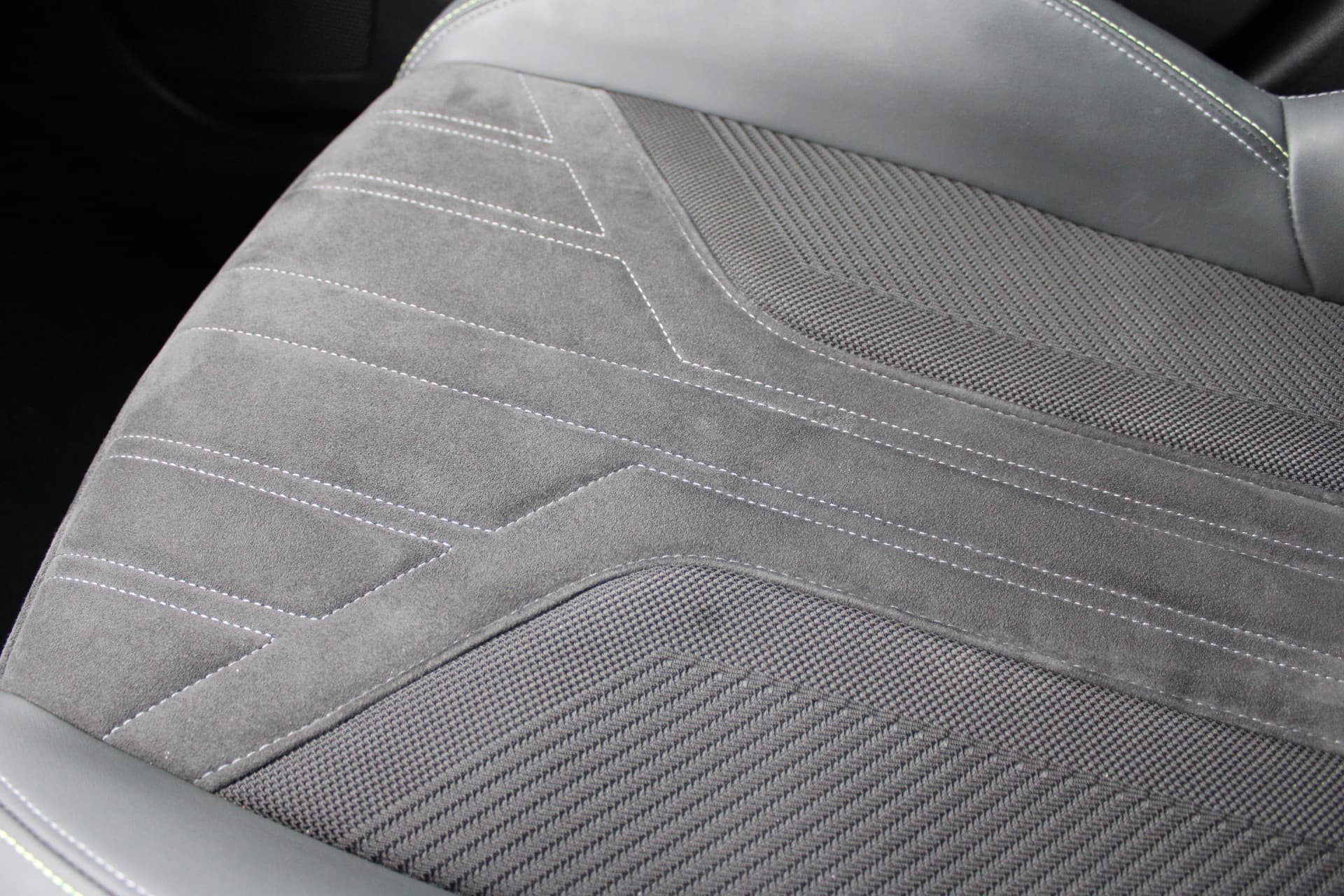 Peugeot 308 1.6 Plug-in Hybrid 225 GT thumbnail 27