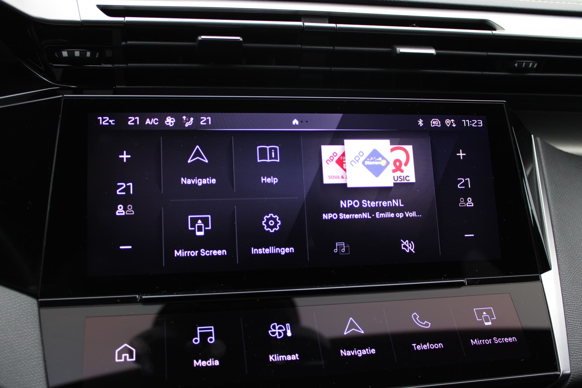 Peugeot 308 1.6 Plug-in Hybrid 225 GT thumbnail 28