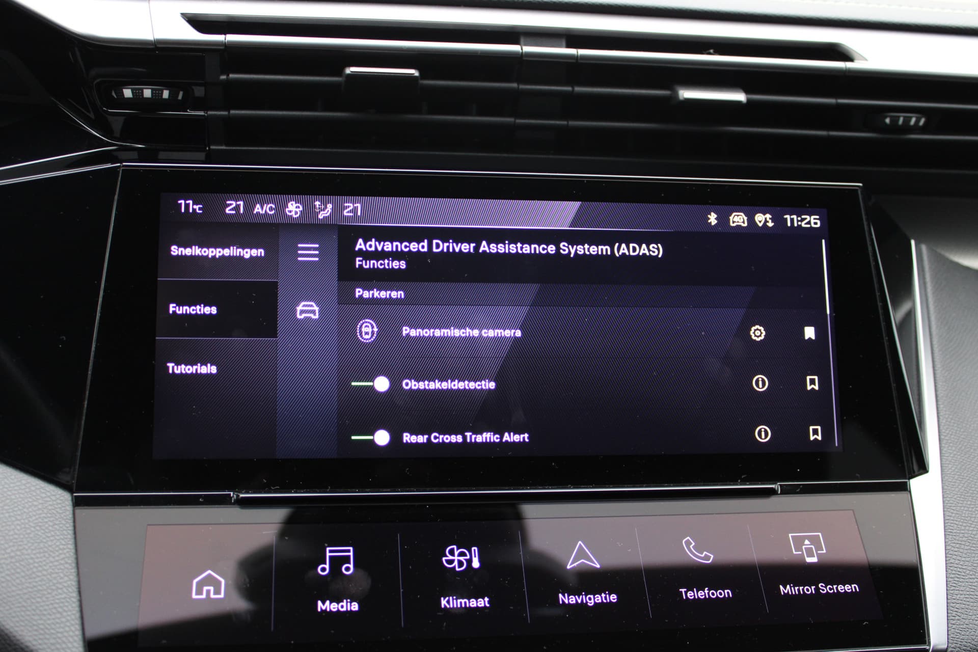 Peugeot 308 1.6 Plug-in Hybrid 225 GT thumbnail 35