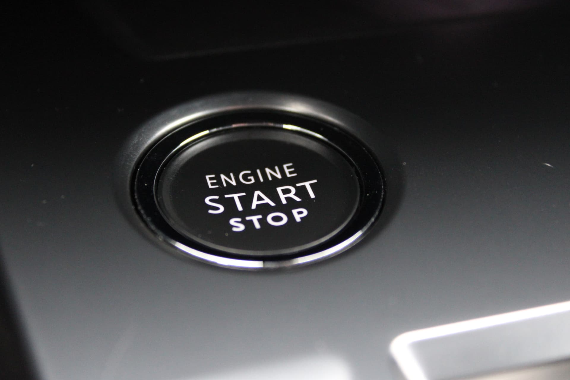 Peugeot 308 1.6 Plug-in Hybrid 225 GT thumbnail 38