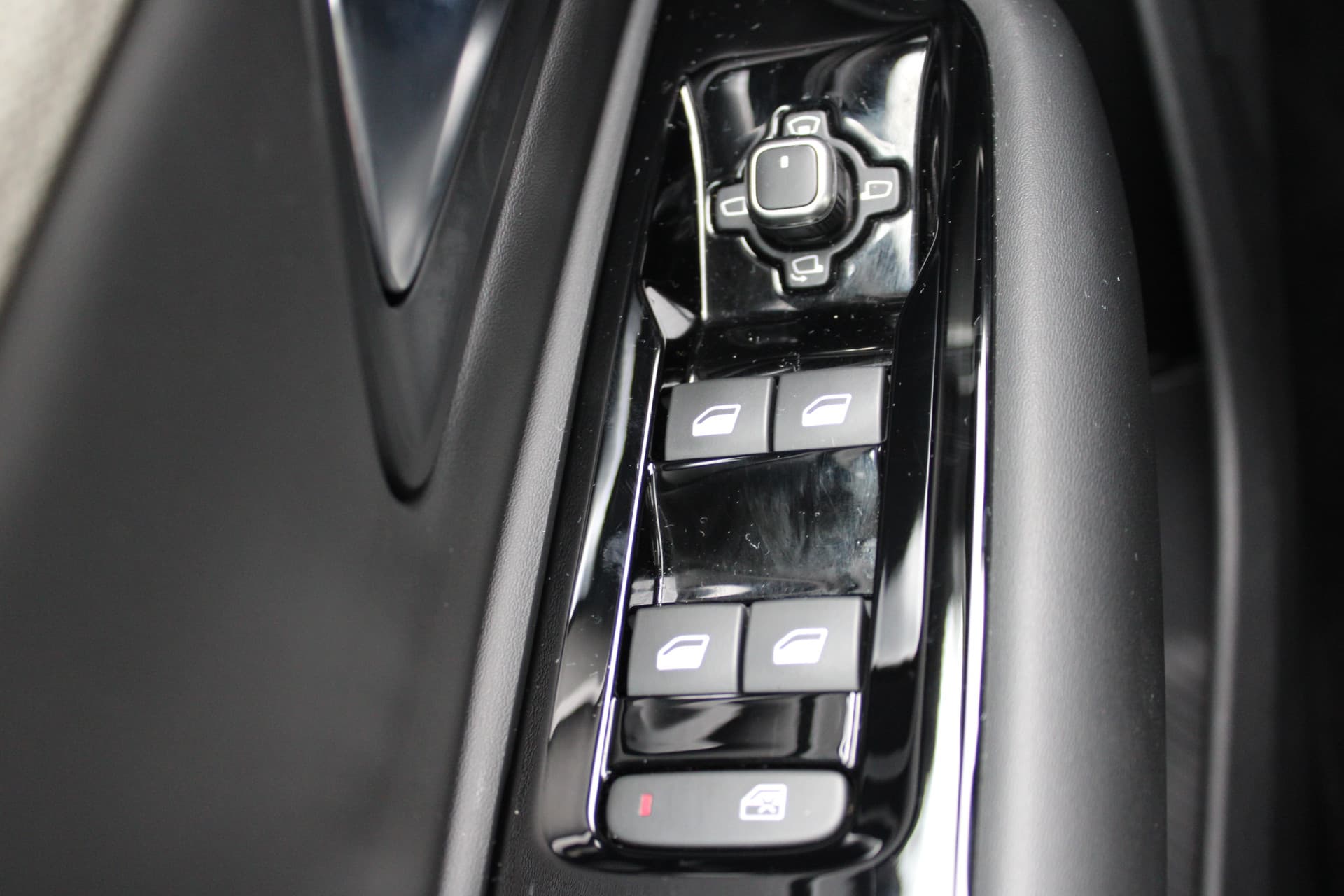 Citroën C5 X 1.6 Plug-in Hybrid 225 Shine thumbnail 28