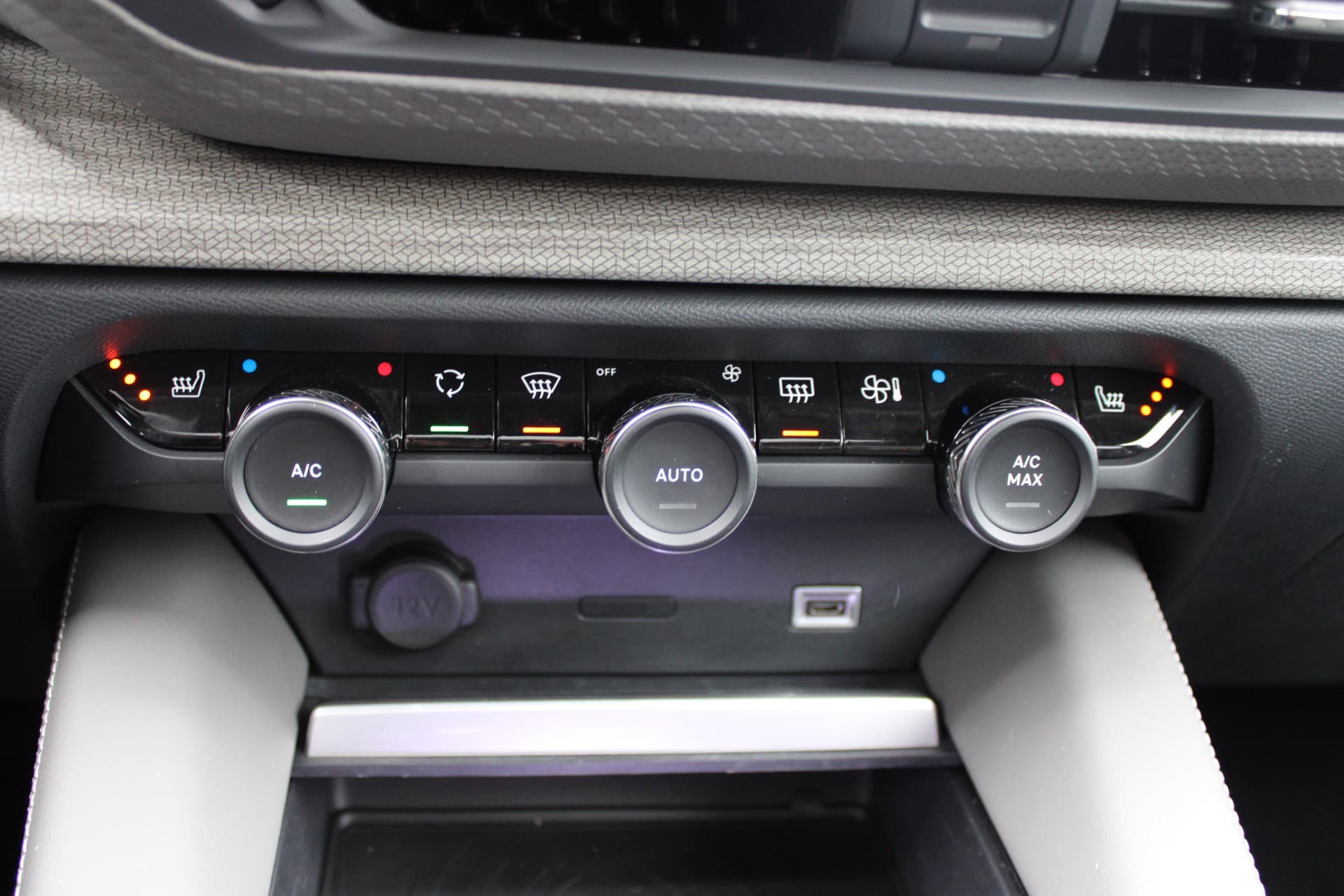 Citroën C5 X 1.6 Plug-in Hybrid 225 Shine thumbnail 36