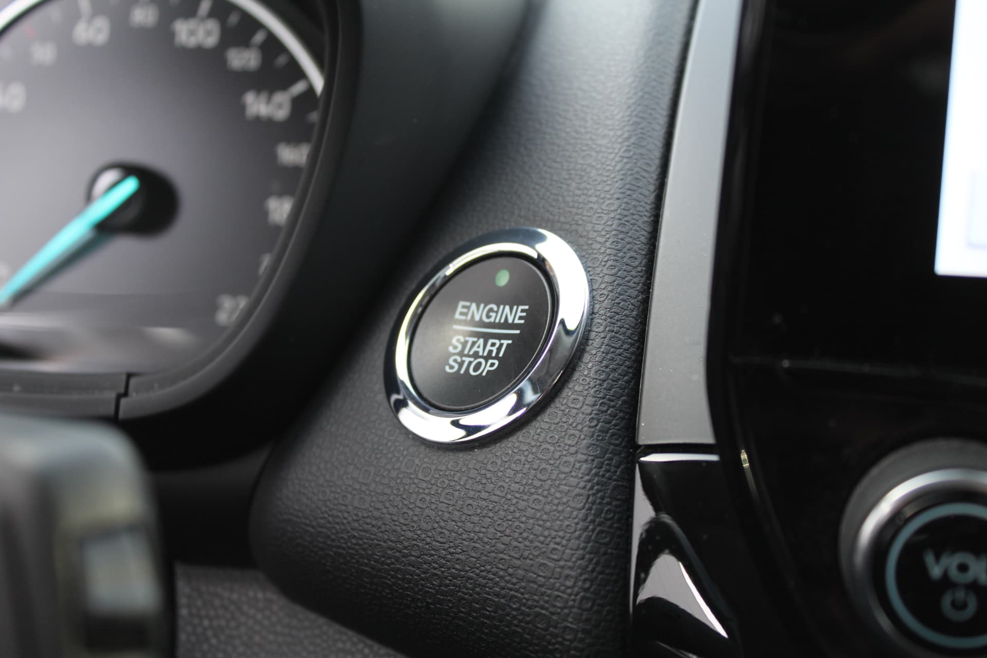 Ford EcoSport 1.0 EcoBoost Titanium thumbnail 14