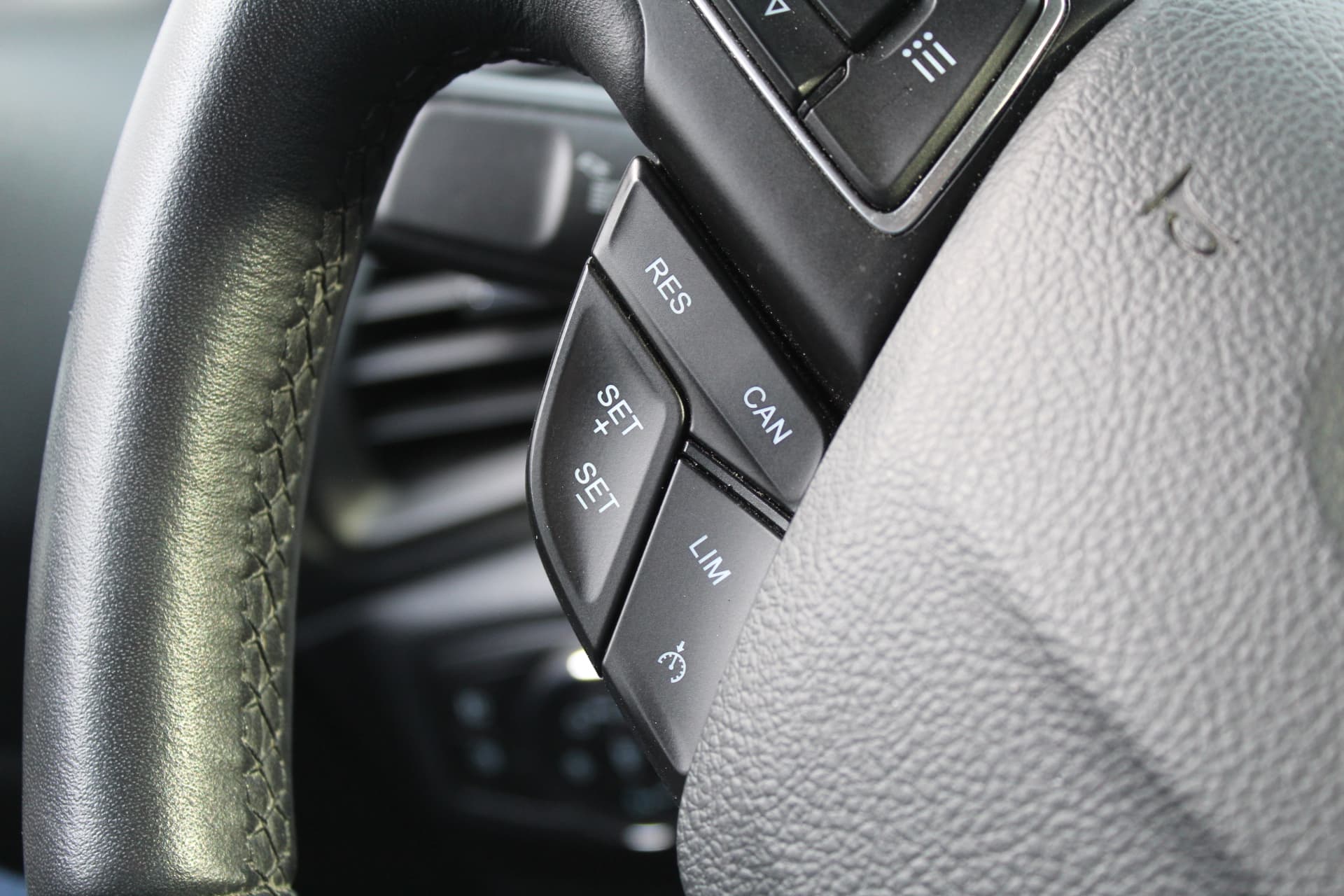 Ford EcoSport 1.0 EcoBoost Titanium thumbnail 16