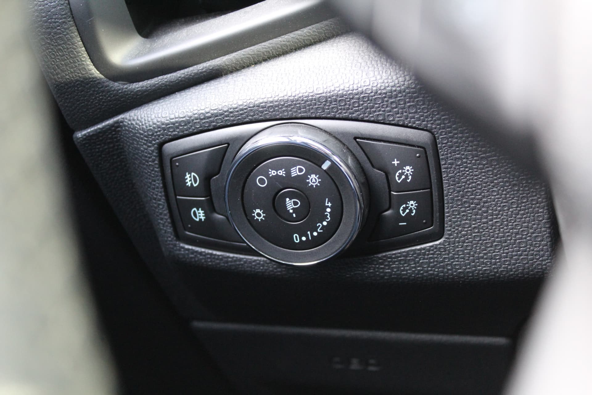 Ford EcoSport 1.0 EcoBoost Titanium thumbnail 18