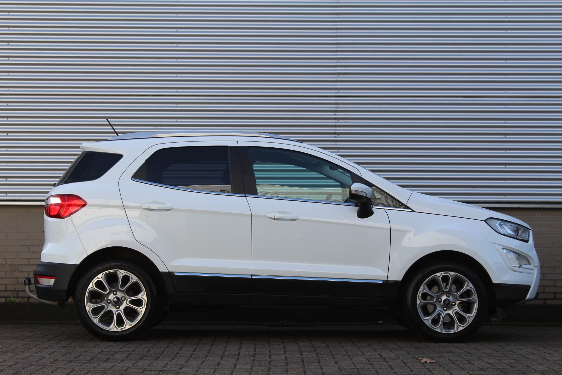 Ford EcoSport 1.0 EcoBoost Titanium thumbnail 2