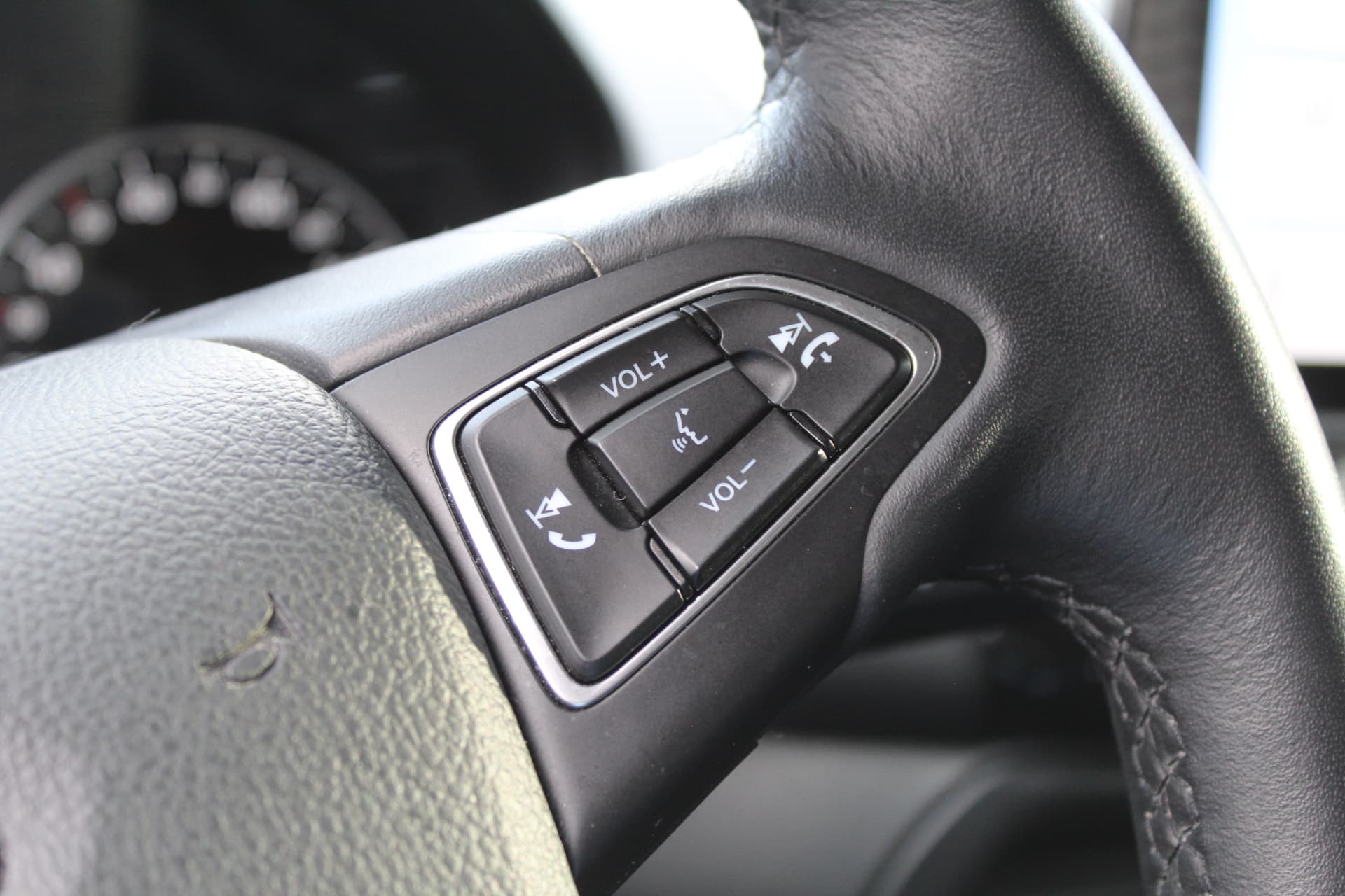 Ford EcoSport 1.0 EcoBoost Titanium thumbnail 28