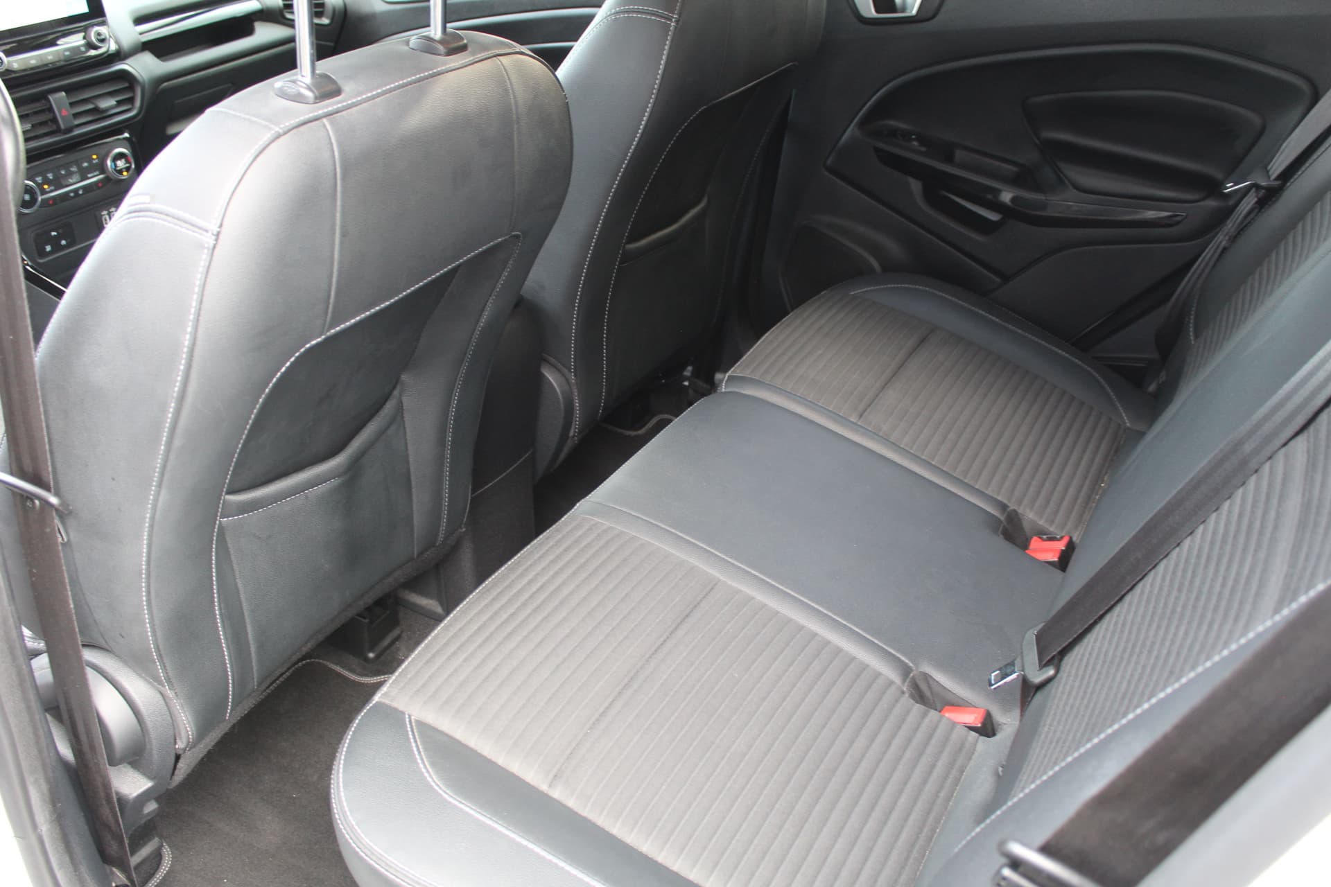 Ford EcoSport 1.0 EcoBoost Titanium thumbnail 31