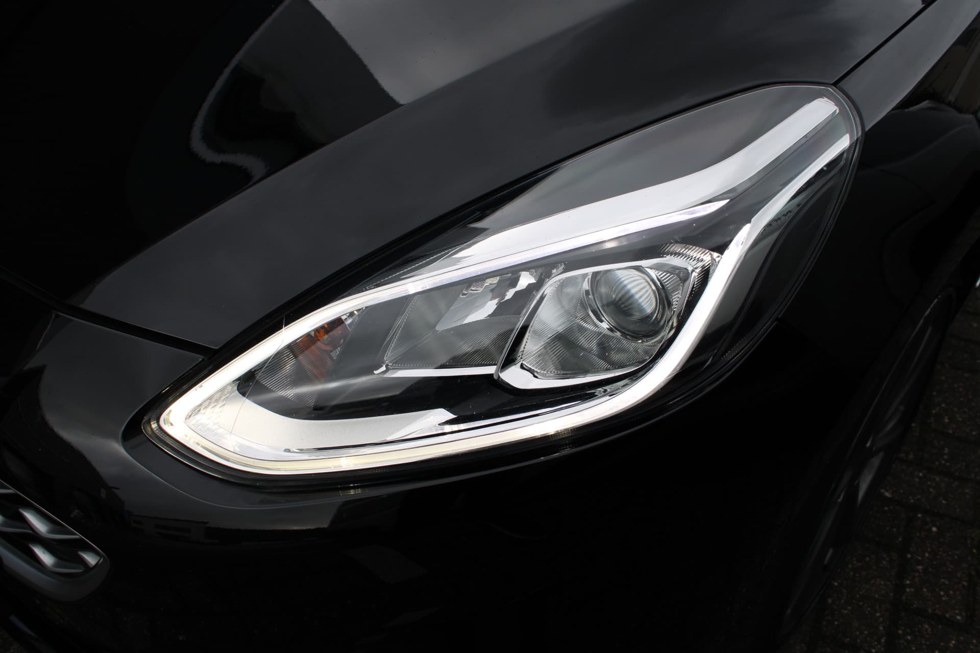 Ford Fiesta 1.0 EcoBoost 125PK Vignale thumbnail 14