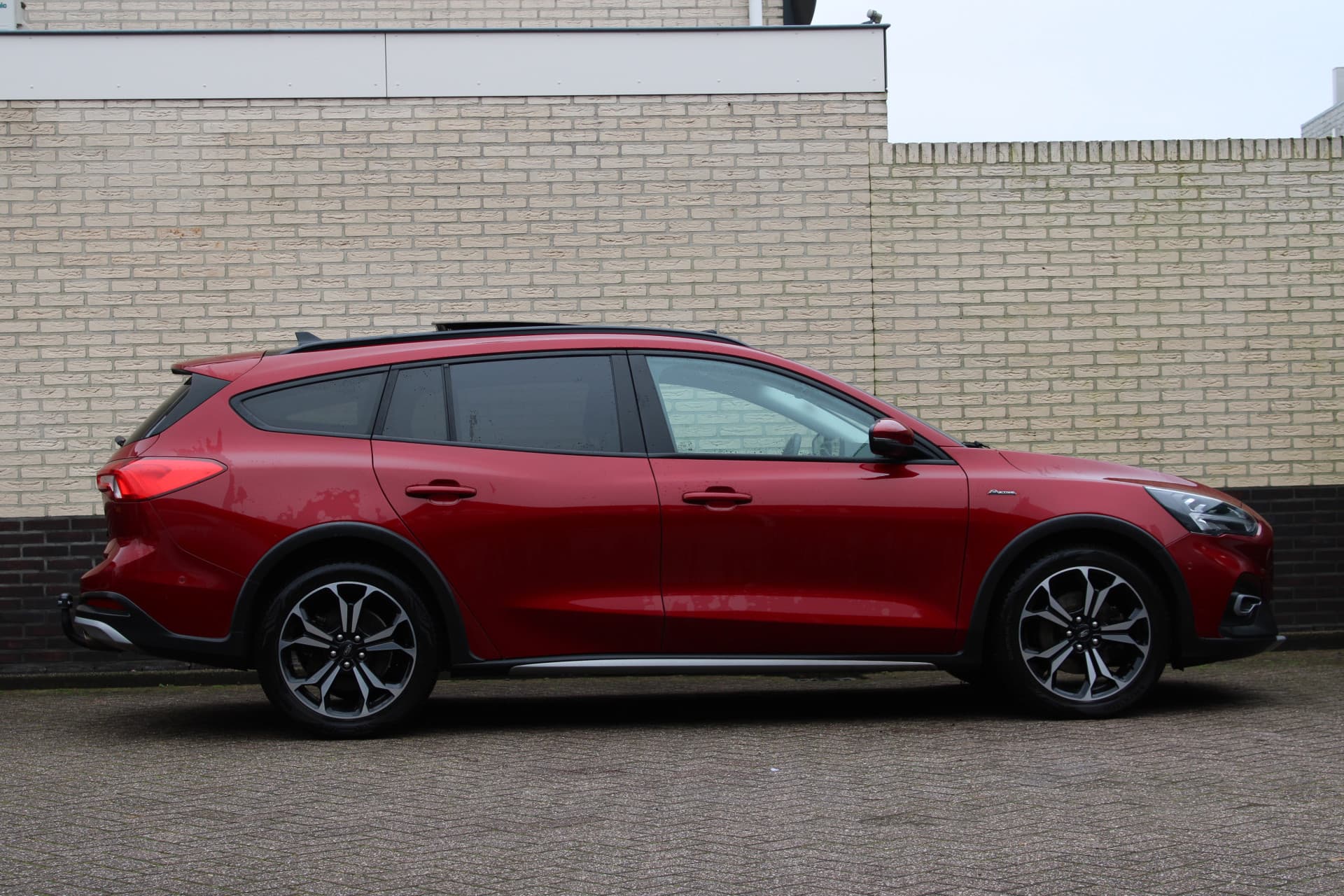 Ford FOCUS Wagon 1.0 EcoBoost Active Business thumbnail 2