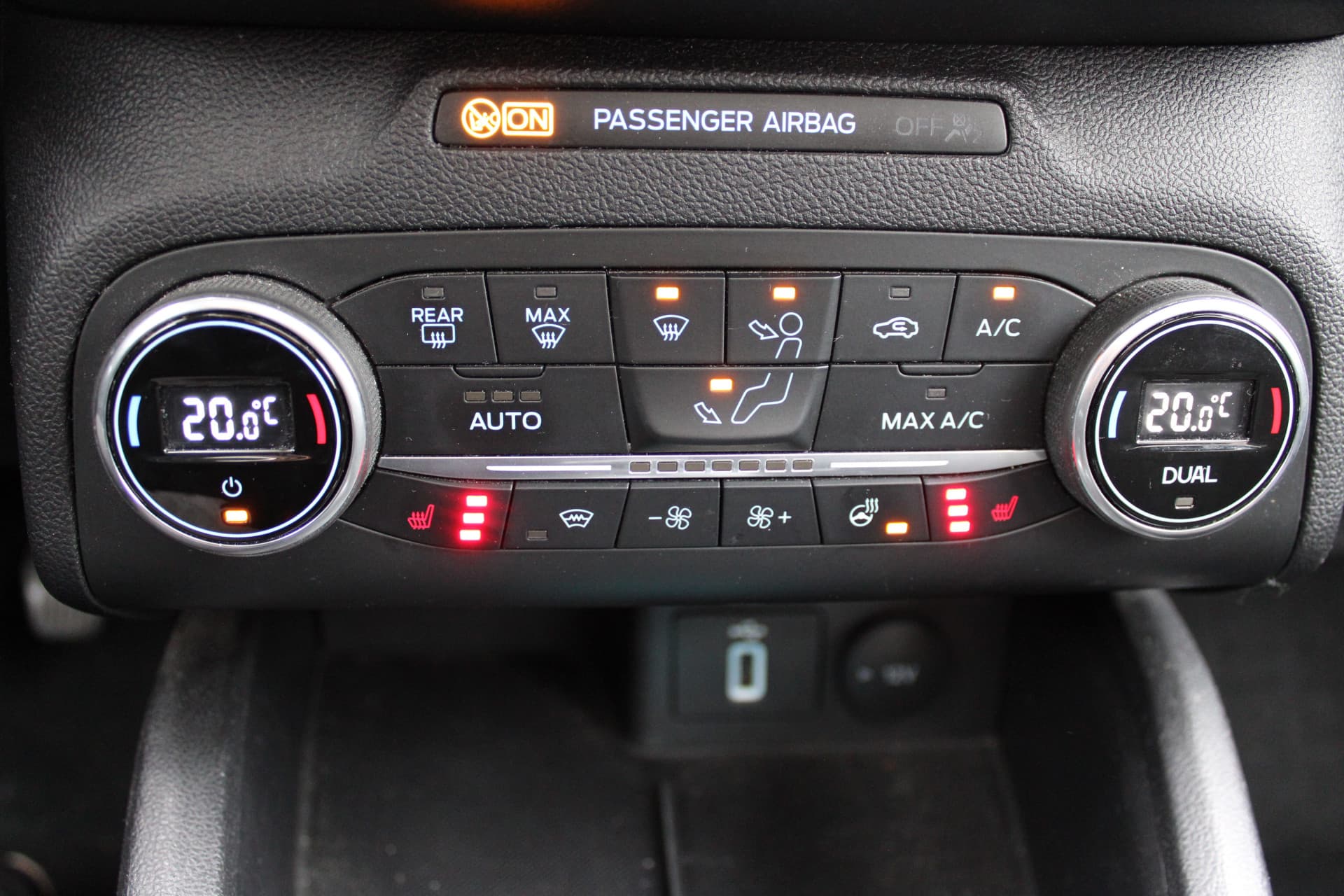 Ford FOCUS Wagon 1.0 EcoBoost Active Business thumbnail 21