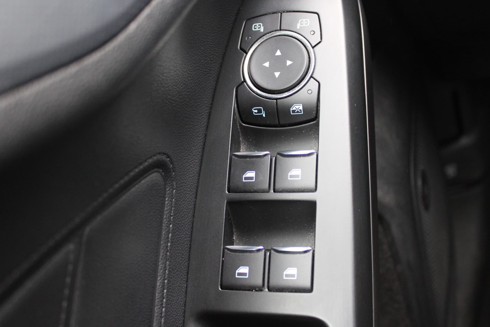 Ford FOCUS Wagon 1.0 EcoBoost Active Business thumbnail 28