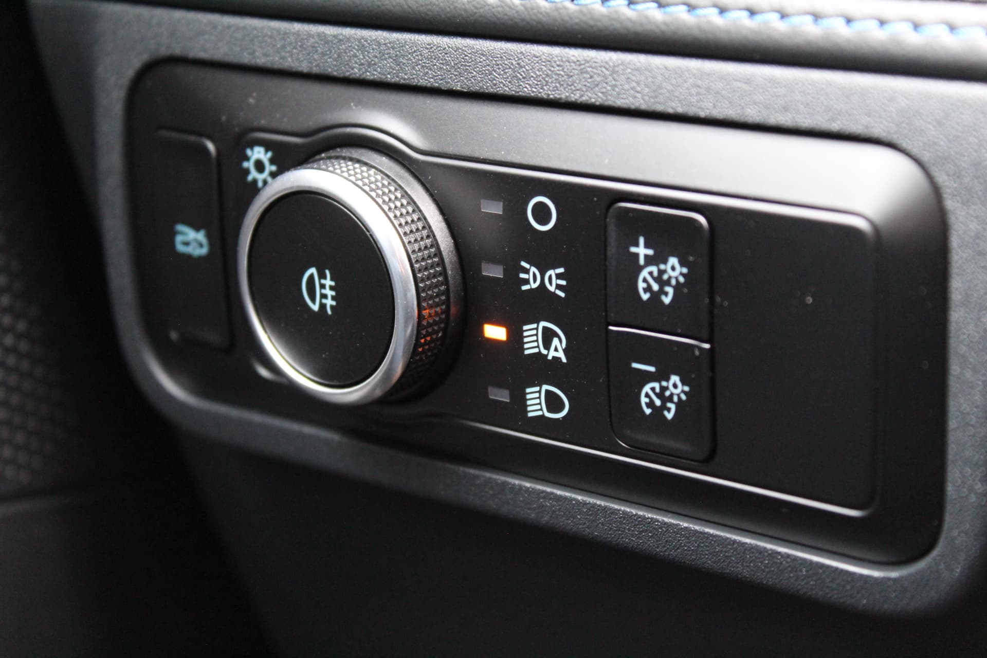 Ford Mustang Fastback 5.0 V8 Dark Horse thumbnail 14