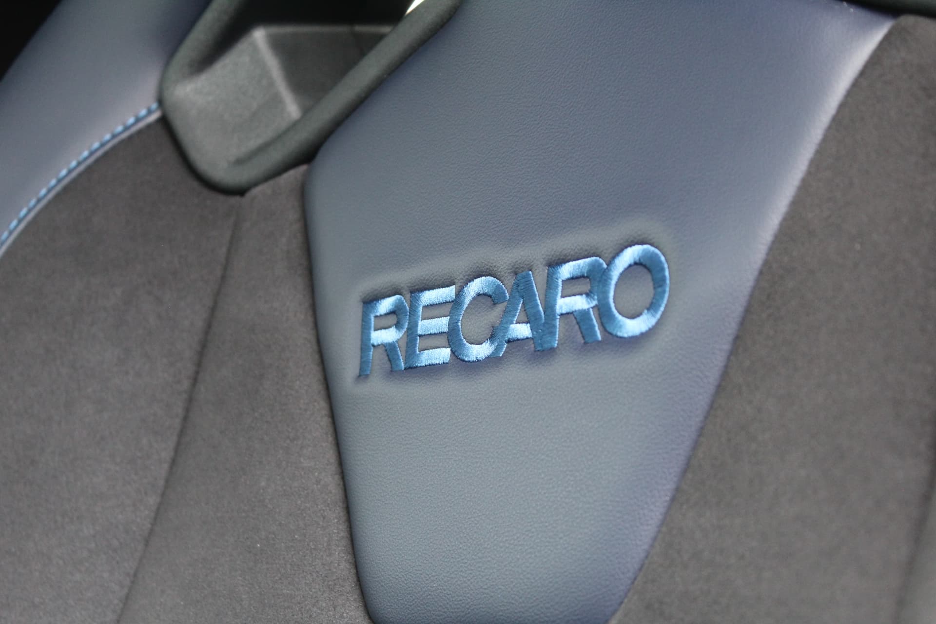 Ford Mustang Fastback 5.0 V8 Dark Horse thumbnail 9