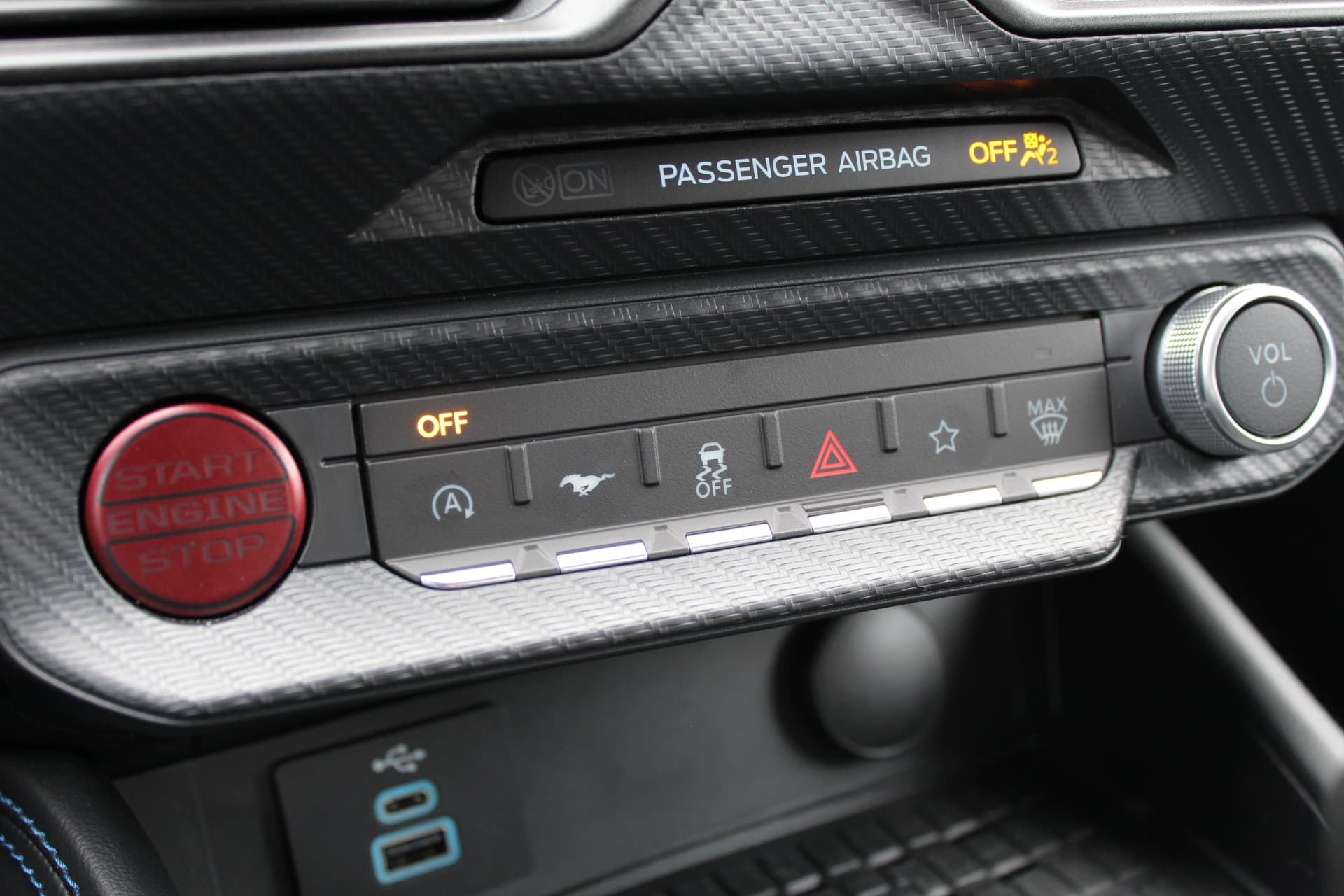 Ford Mustang Fastback 5.0 V8 Dark Horse thumbnail 17