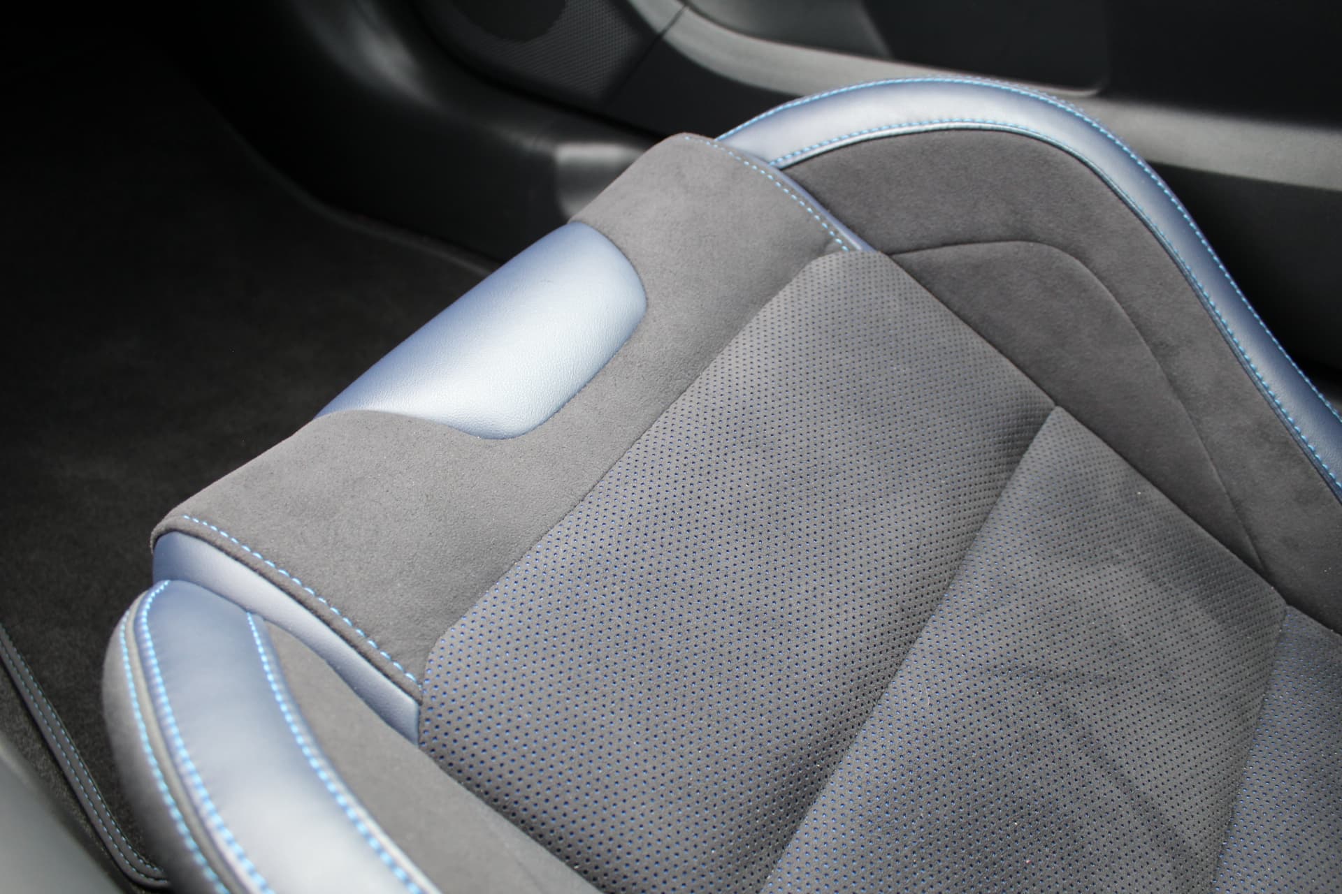 Ford Mustang Fastback 5.0 V8 Dark Horse thumbnail 23