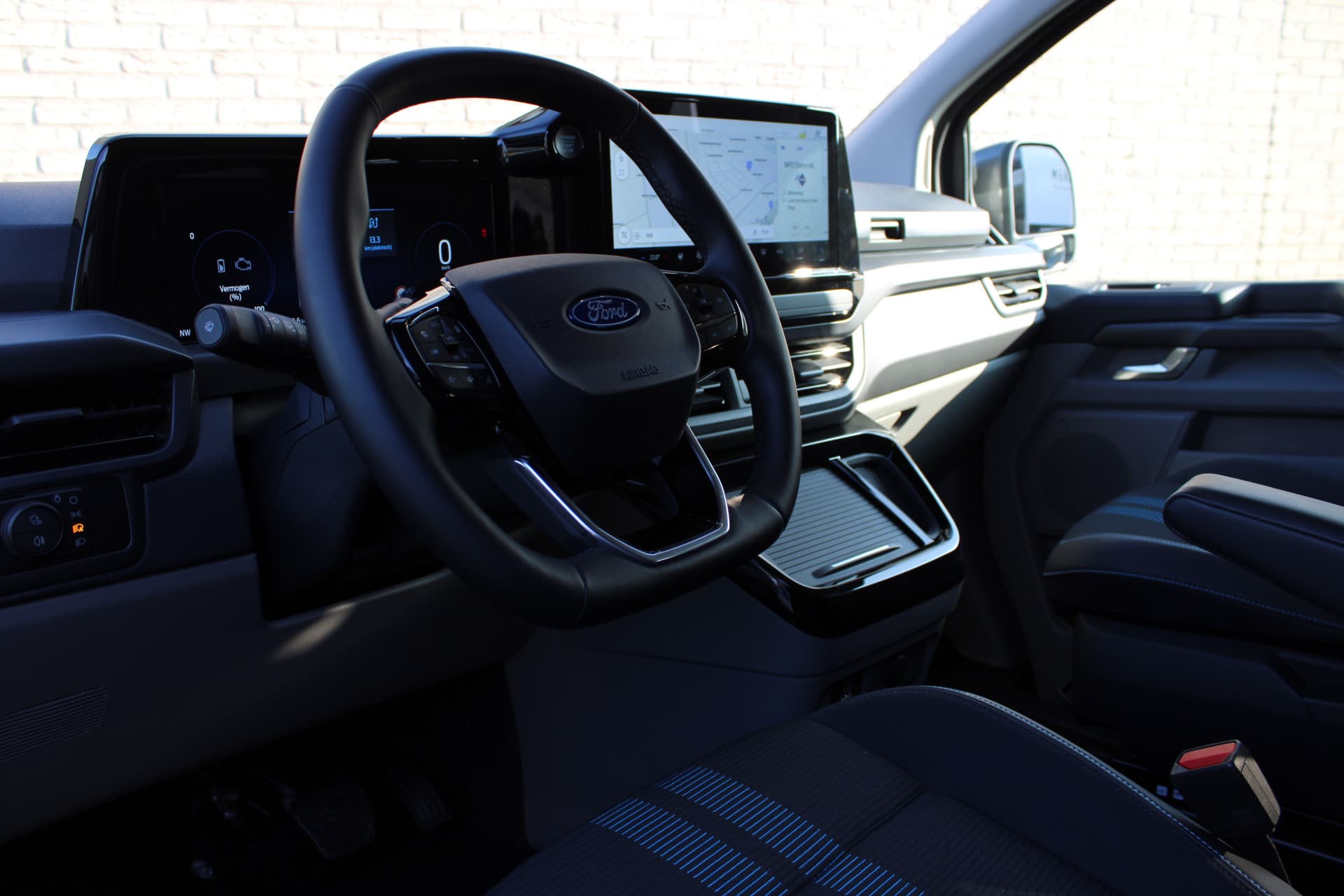 Ford Tourneo Custom PHEV L1H1 Sport thumbnail 4