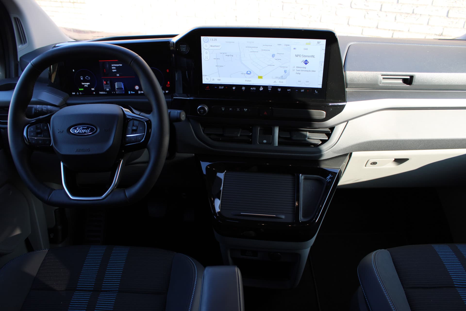 Ford Tourneo Custom PHEV L1H1 Sport thumbnail 5