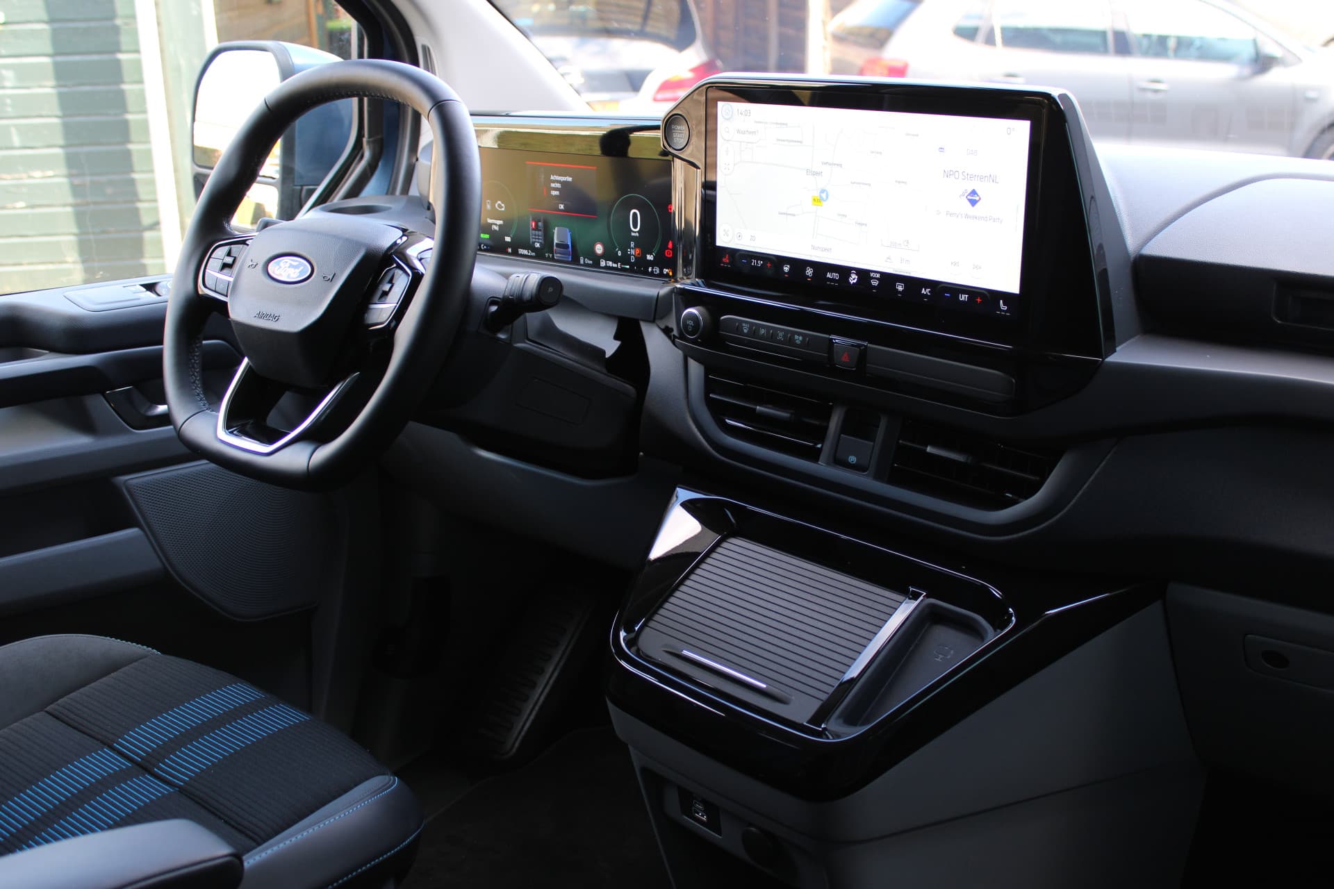 Ford Tourneo Custom PHEV L1H1 Sport thumbnail 6