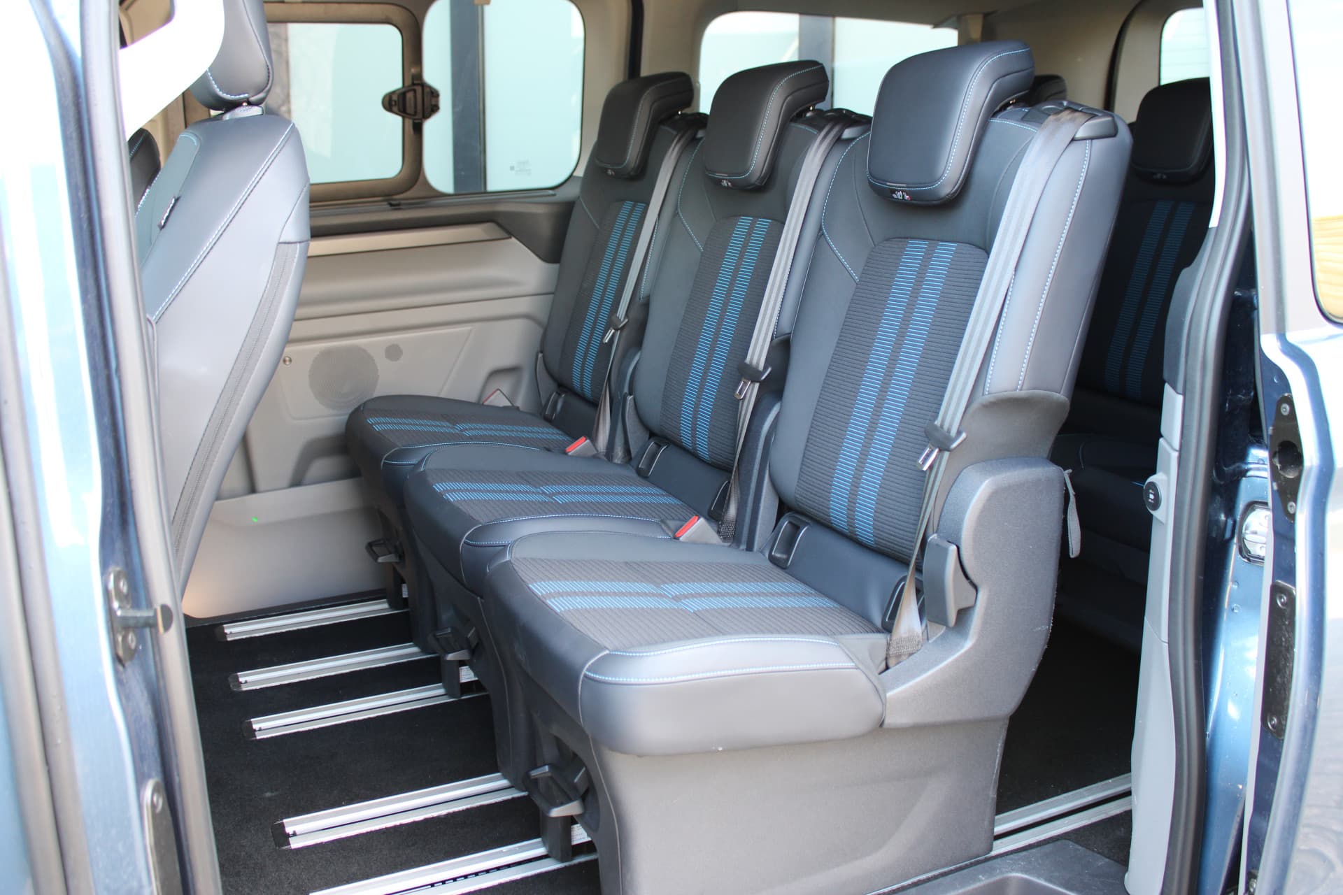 Ford Tourneo Custom PHEV L1H1 Sport thumbnail 9