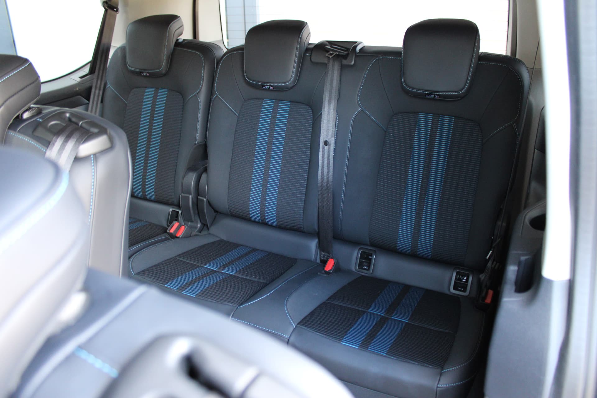 Ford Tourneo Custom PHEV L1H1 Sport thumbnail 11