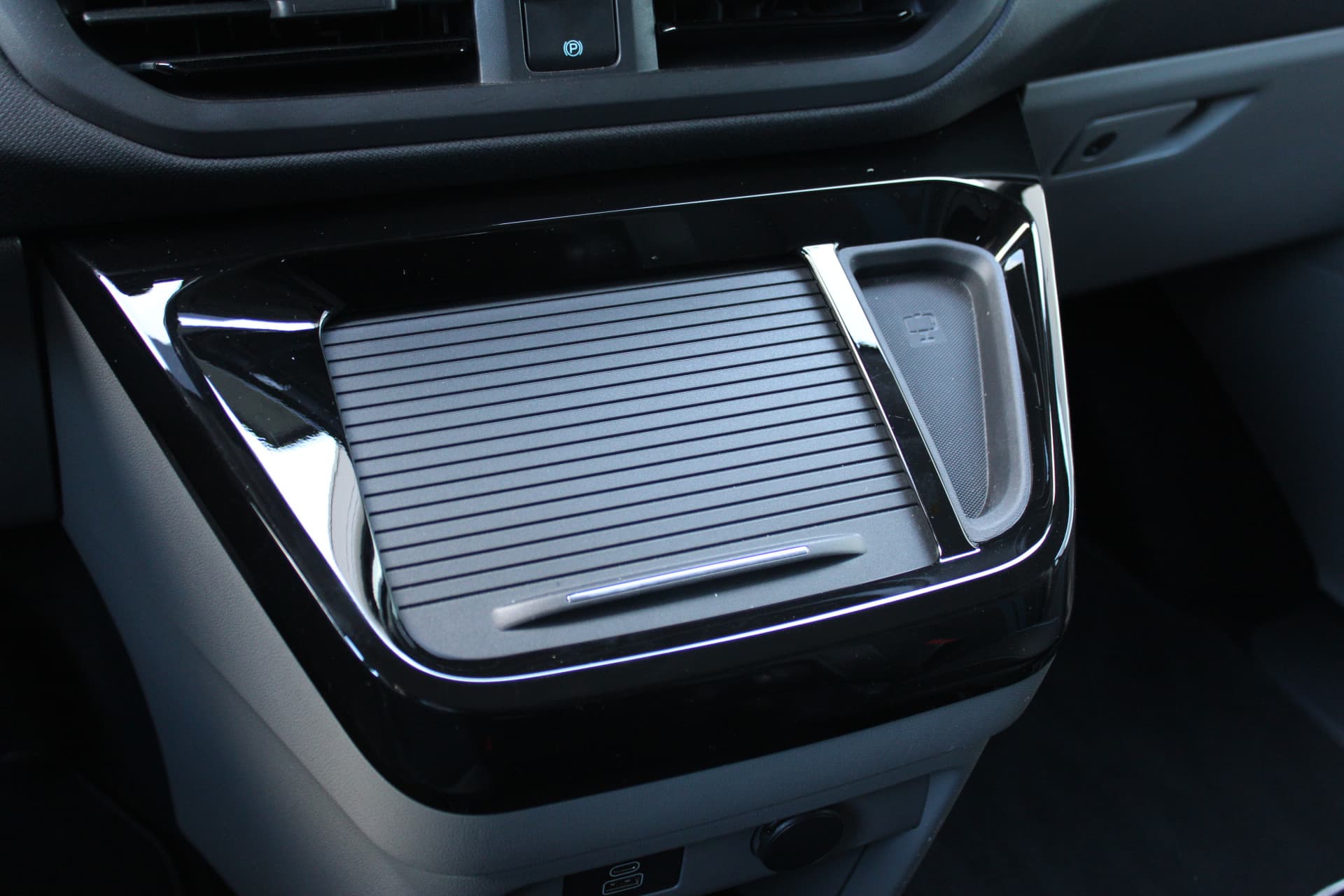 Ford Tourneo Custom PHEV L1H1 Sport thumbnail 37