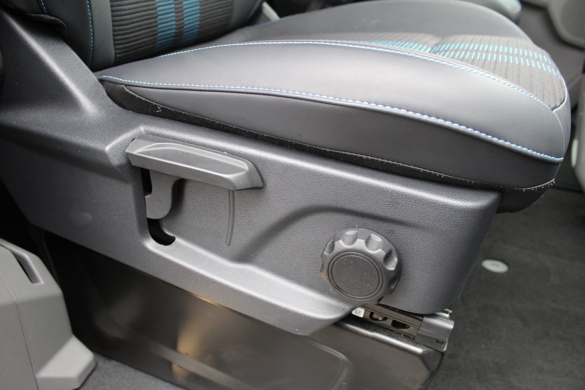 Ford Tourneo Custom PHEV L1H1 Sport thumbnail 21