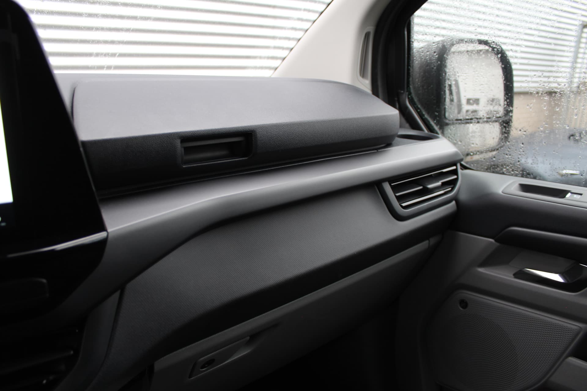 Ford Tourneo Custom PHEV L1H1 Sport thumbnail 26