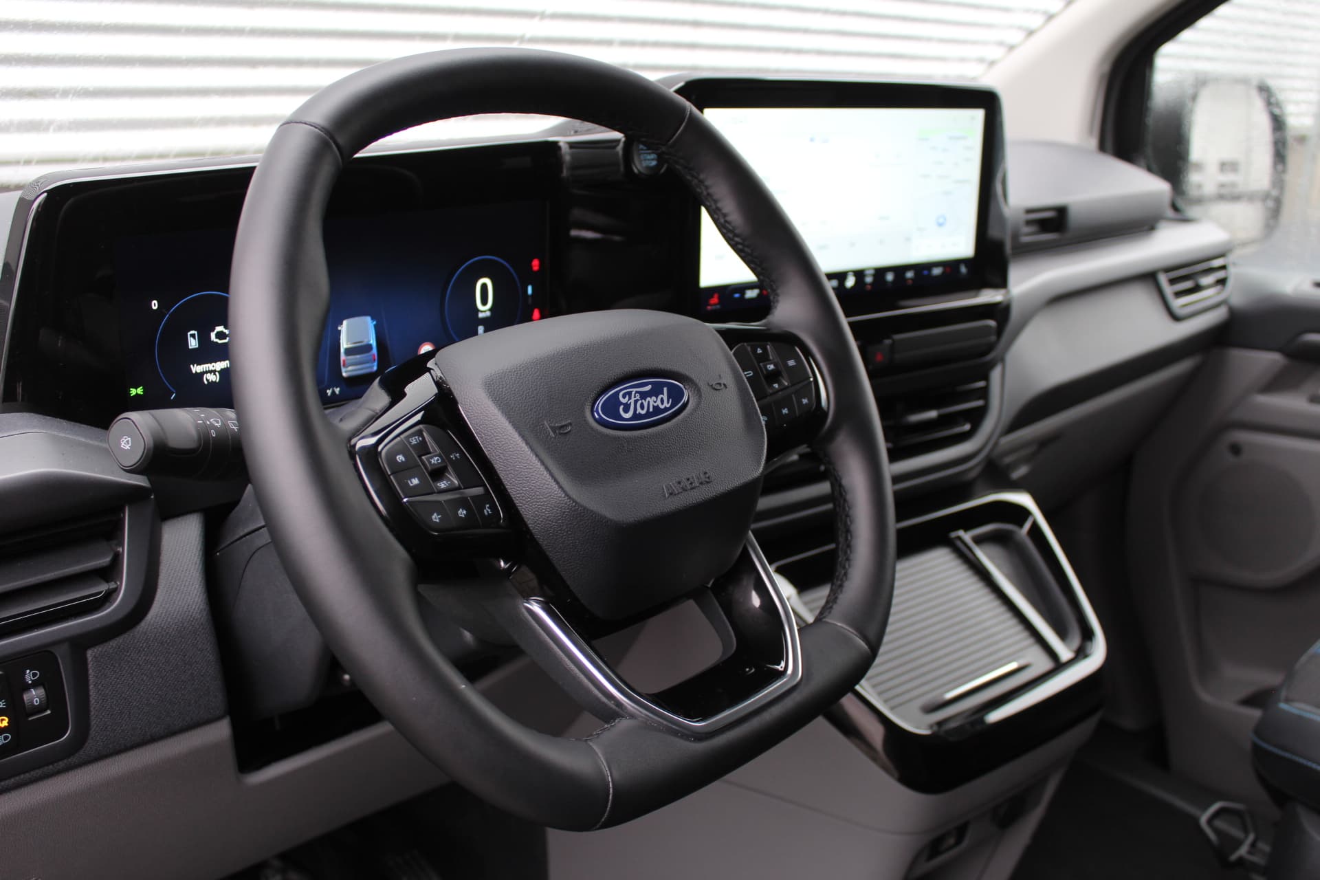 Ford Tourneo Custom PHEV L1H1 Sport thumbnail 4