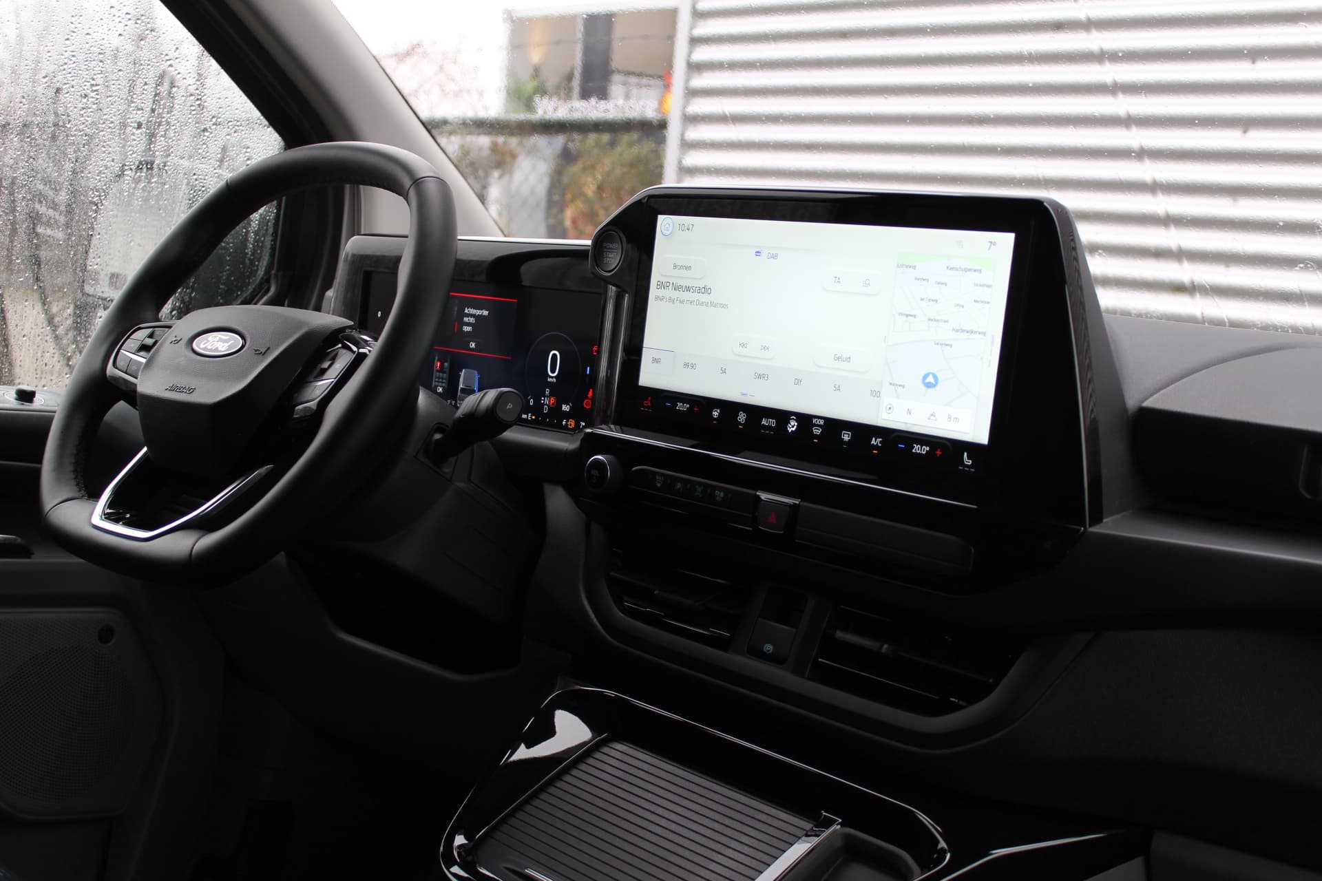 Ford Tourneo Custom PHEV L1H1 Sport thumbnail 6